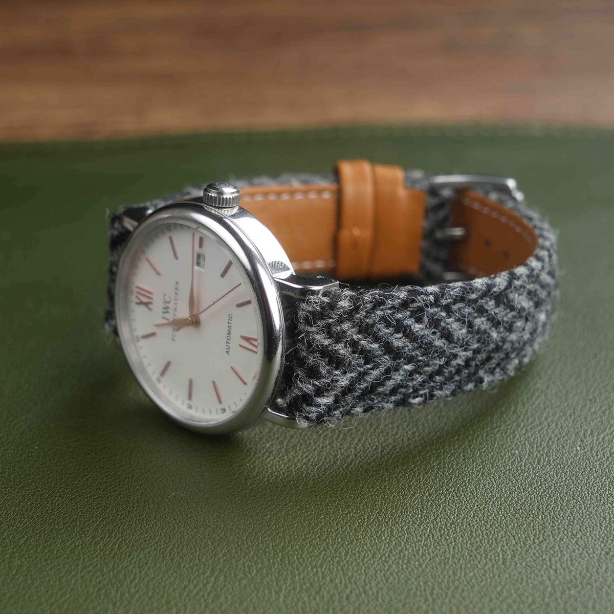 【Richer Nap】HARRIS TWEED® Dark Grey Herringbone Strap