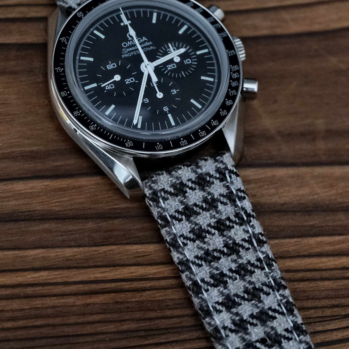 Grey Crown Classic Houndstooth Strap