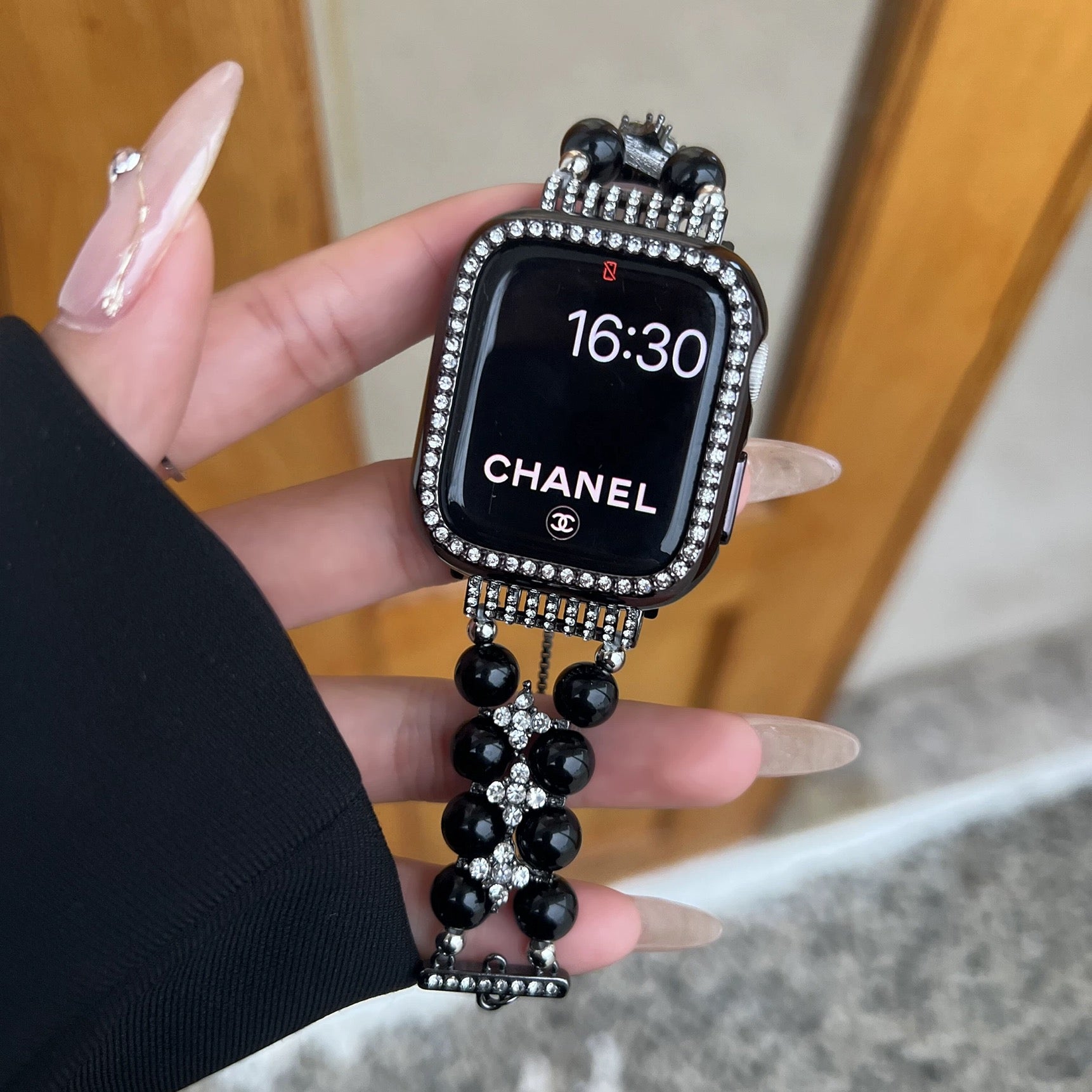 High-End Pearl Apple Watch Strap