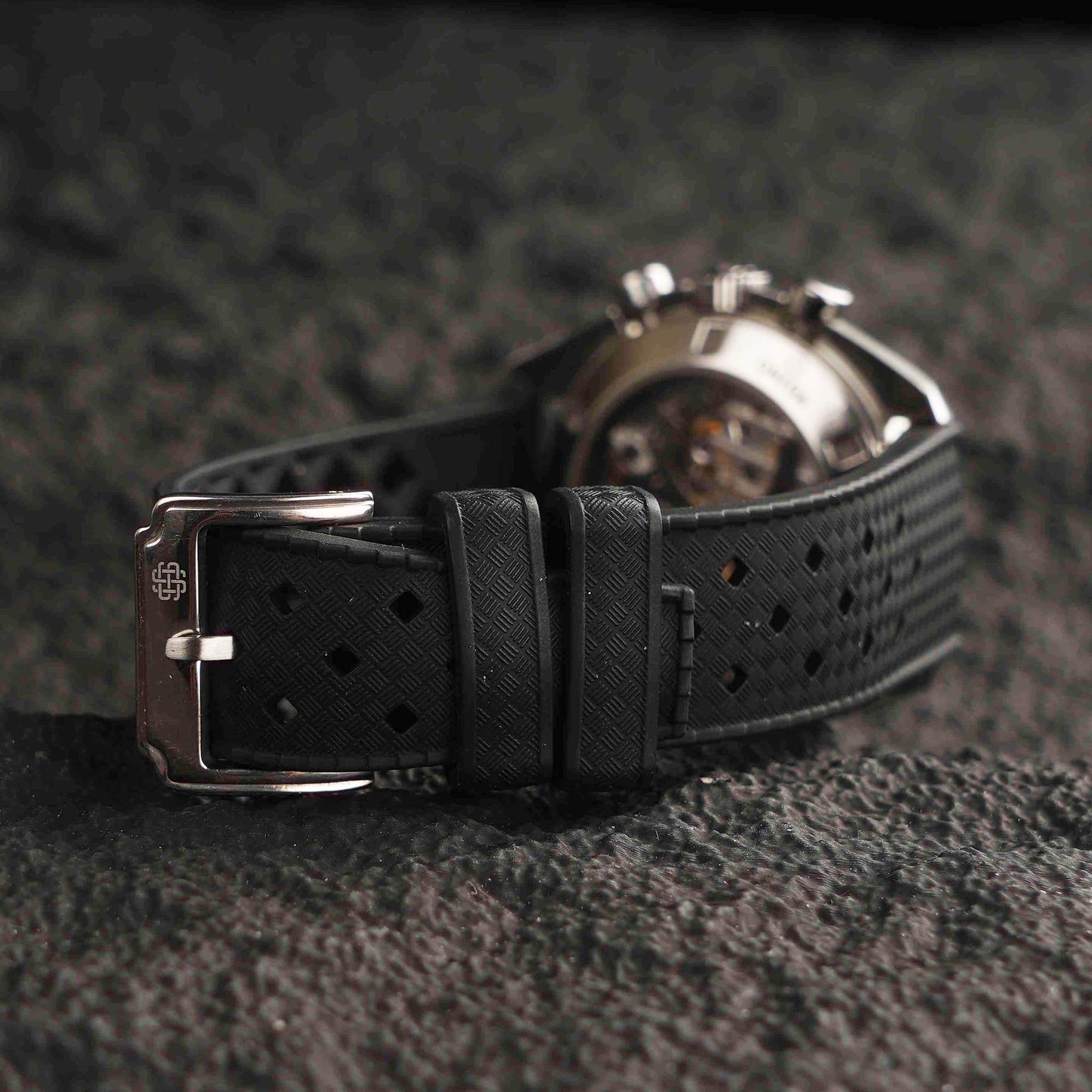 【TROPIC-FKM】Space Black DAI-EL™ Airflow Rubber Strap