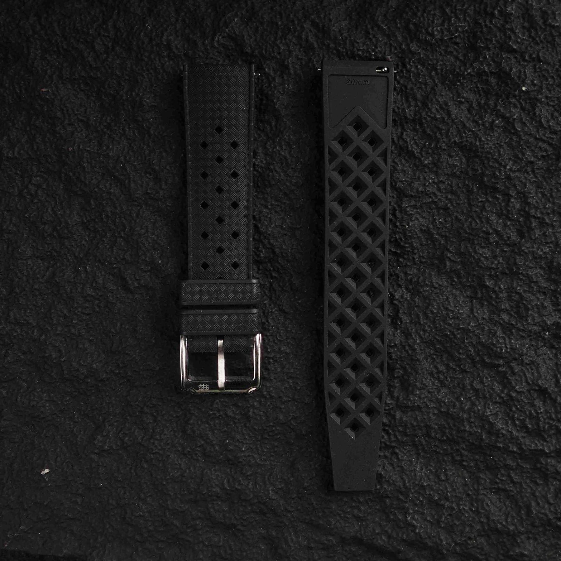 【TROPIC-FKM】Space Black DAI-EL™ Airflow Rubber Strap