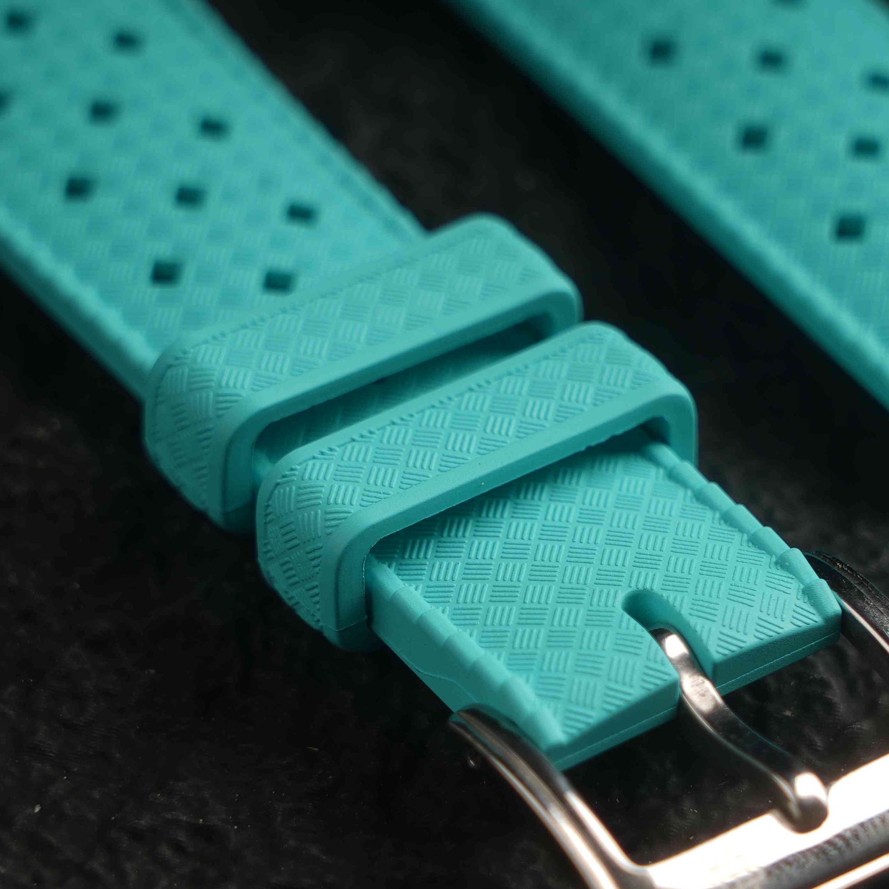 【TROPIC-FKM】Ice Blue DAI-EL™ Airflow Rubber Strap
