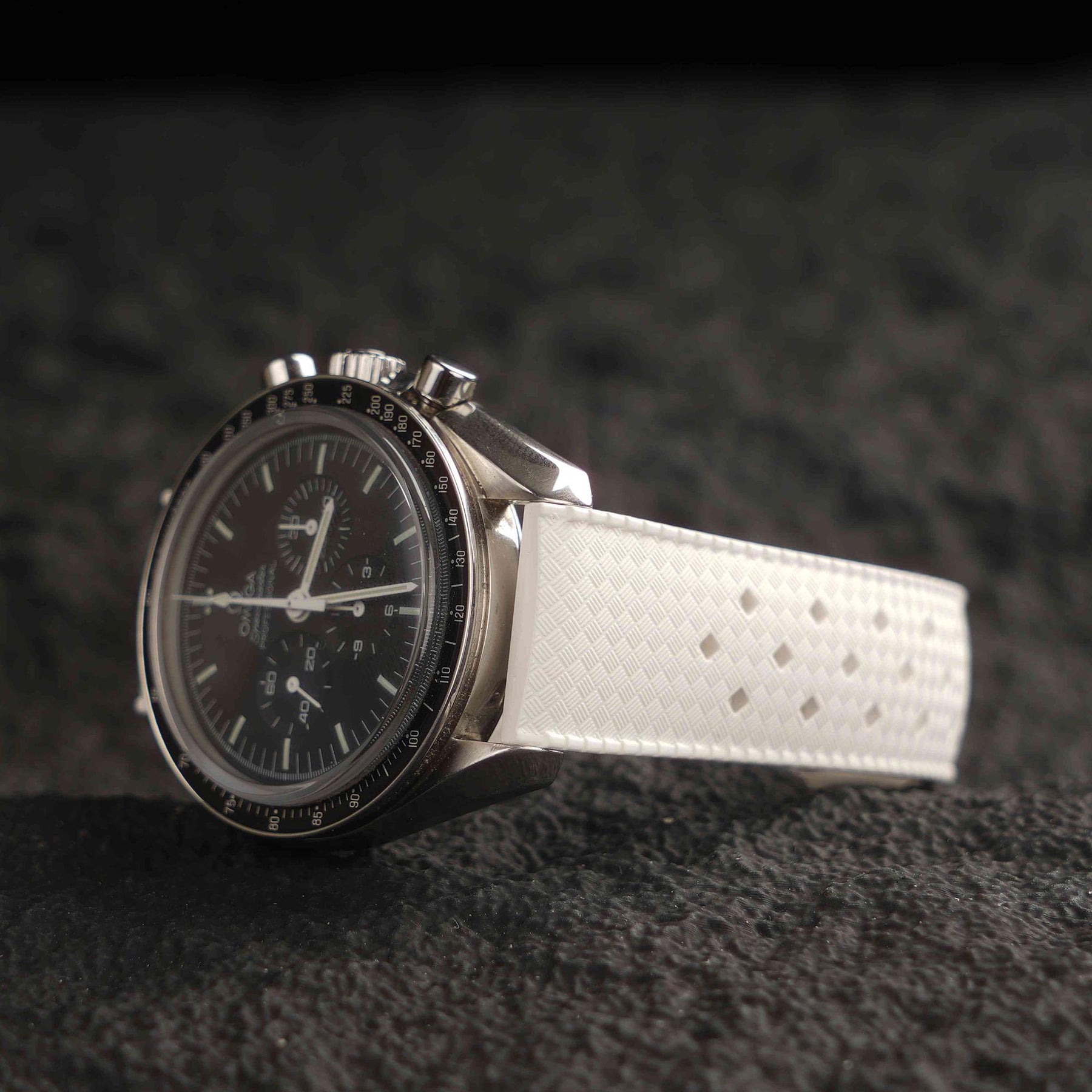 【TROPIC-FKM】White DAI-EL™ Airflow Rubber Strap