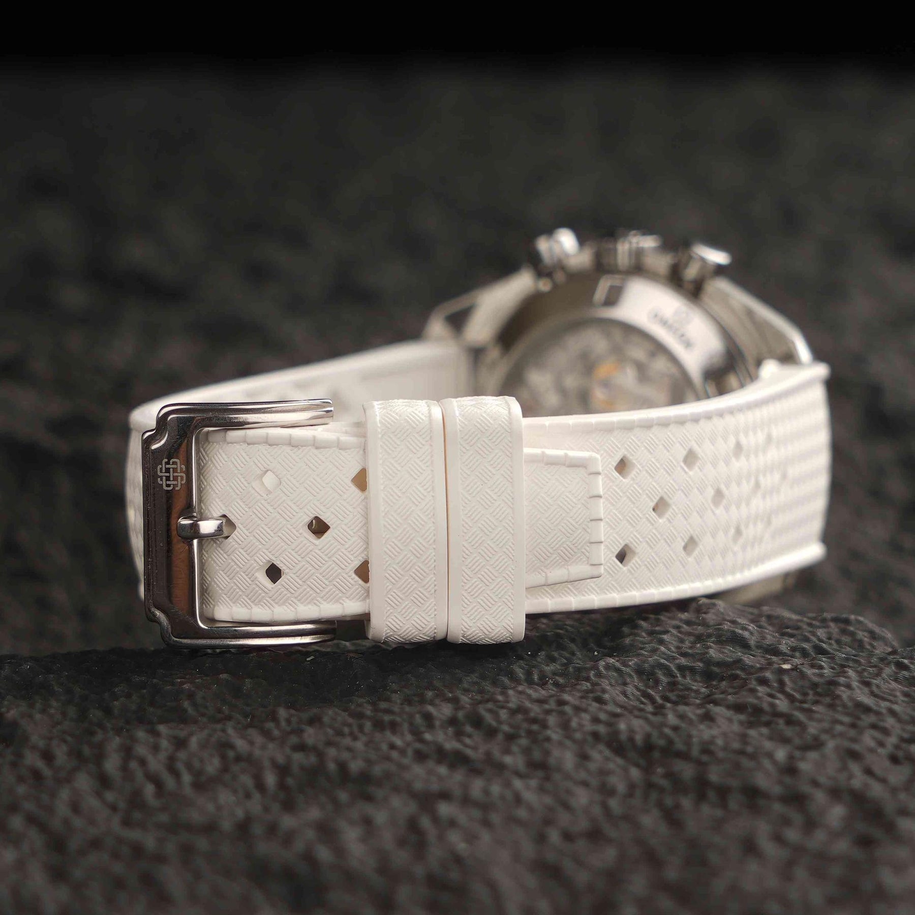 【TROPIC-FKM】White DAI-EL™ Airflow Rubber Strap