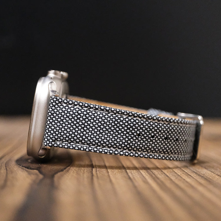 Black & White Cambridge Birdseye Apple Strap