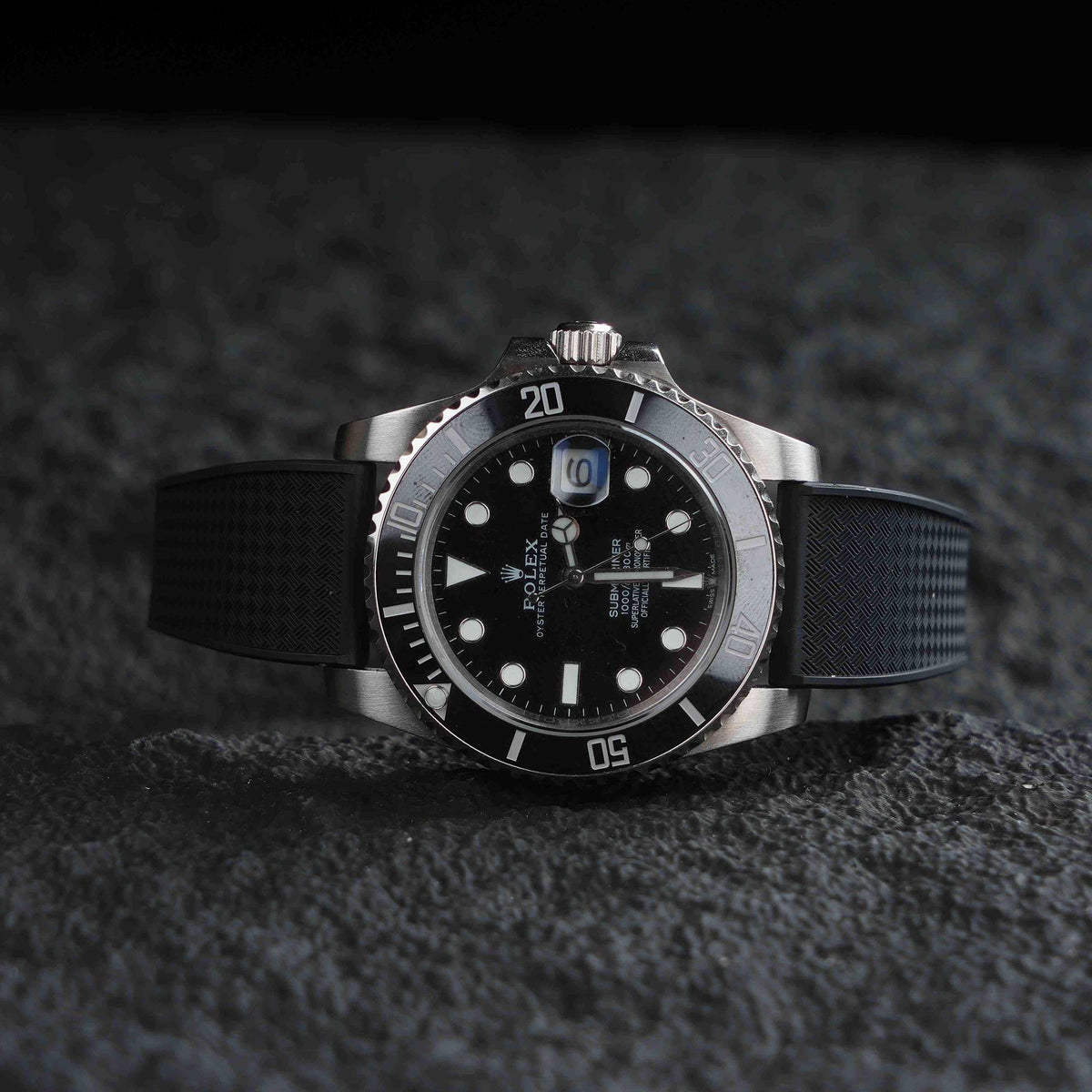 【WAFFLE-FKM】Space Black DAI-EL™ Iconic CTS Rubber Strap