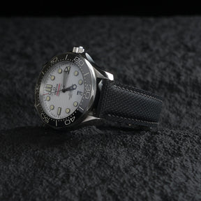 【LT-FKM】Space Black Fluoroelastomer Strap