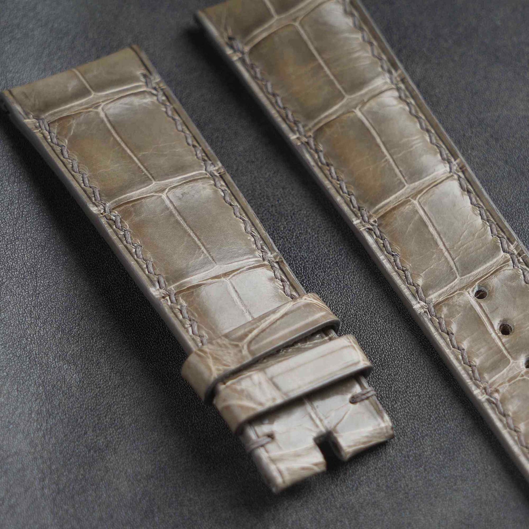 【Mississippi Alligator】Elephant Grey Belly Prestige Strap - AB057
