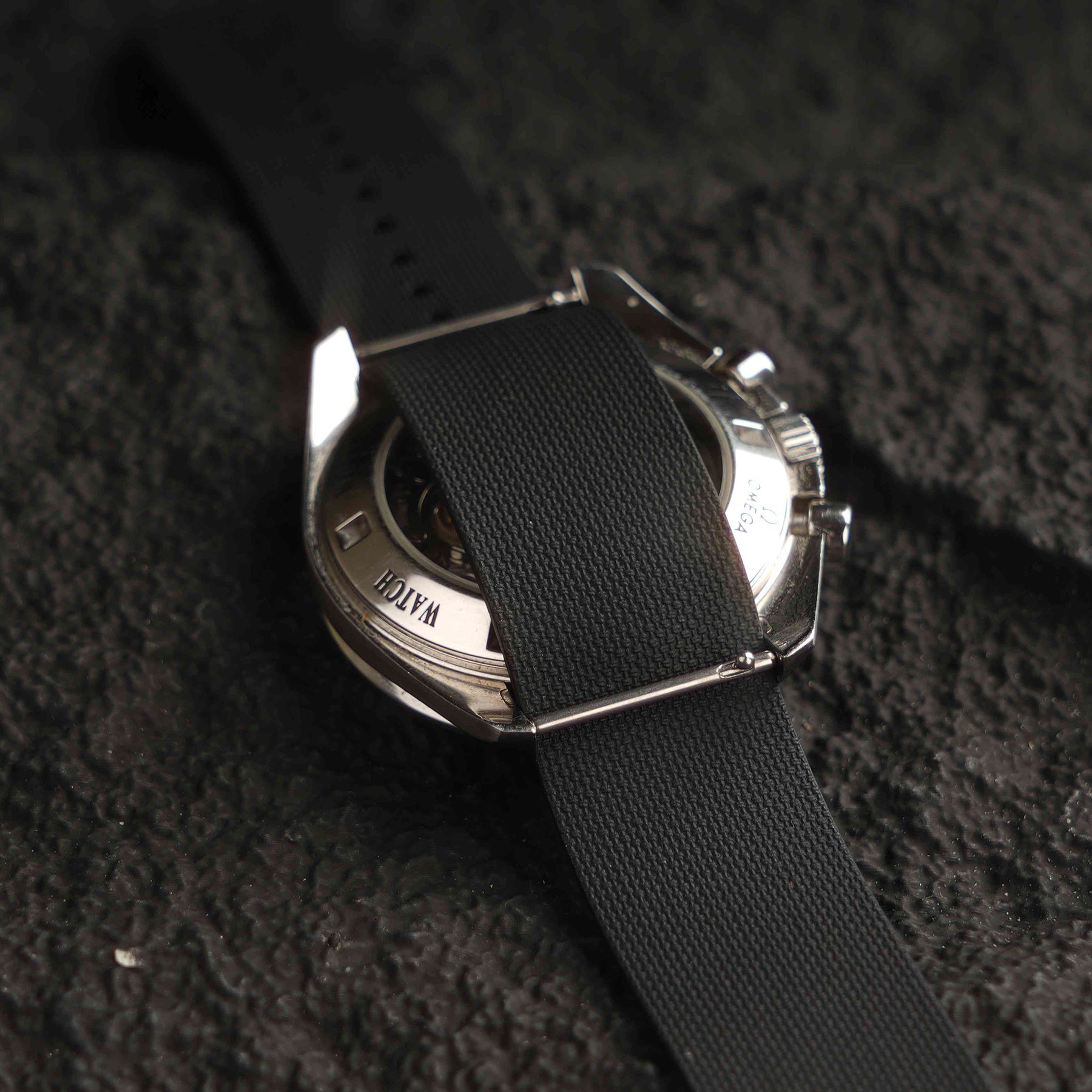 【NATO-FKM】Space Black DAI-EL™ Textured Rubber Strap