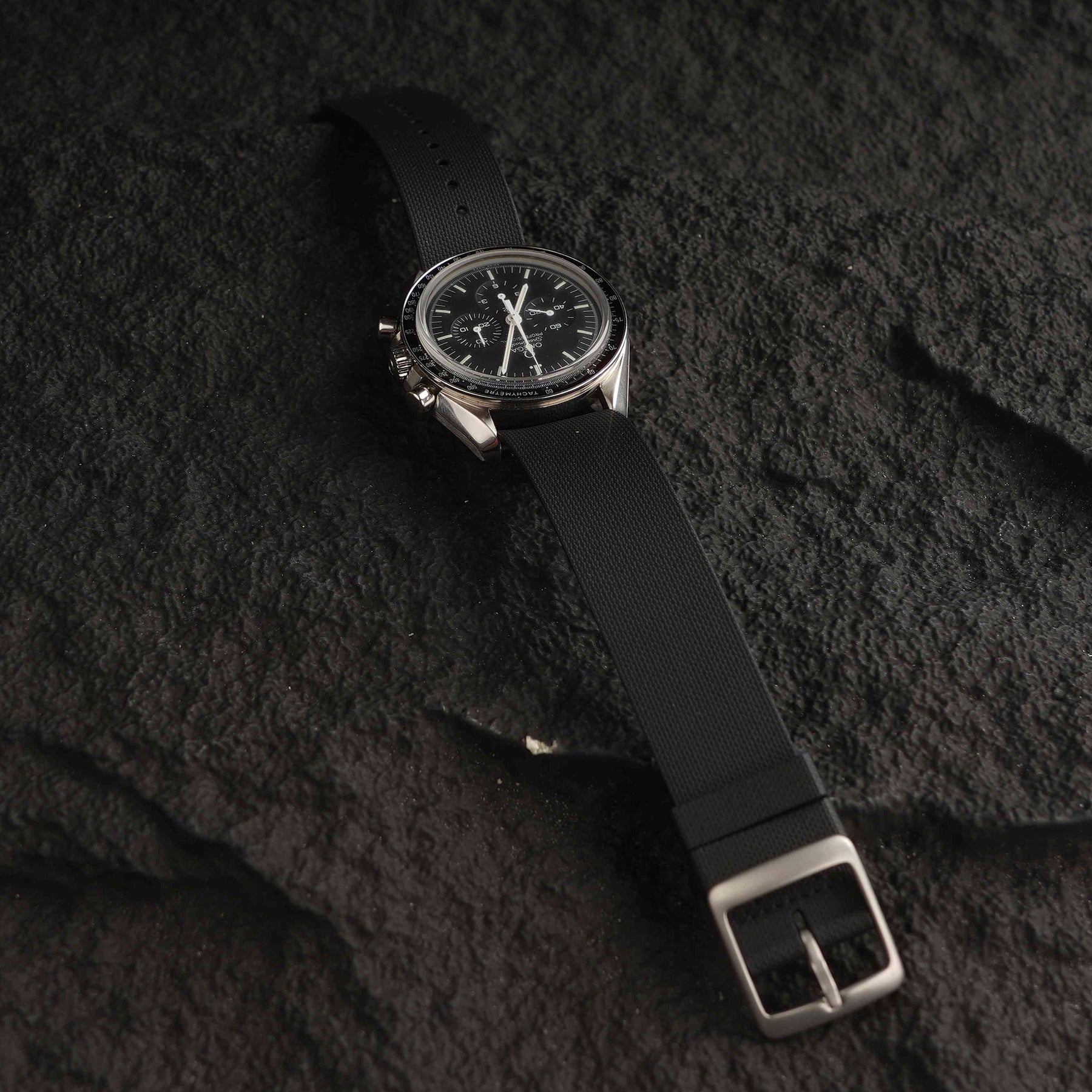 【NATO-FKM】Space Black DAI-EL™ Textured Rubber Strap