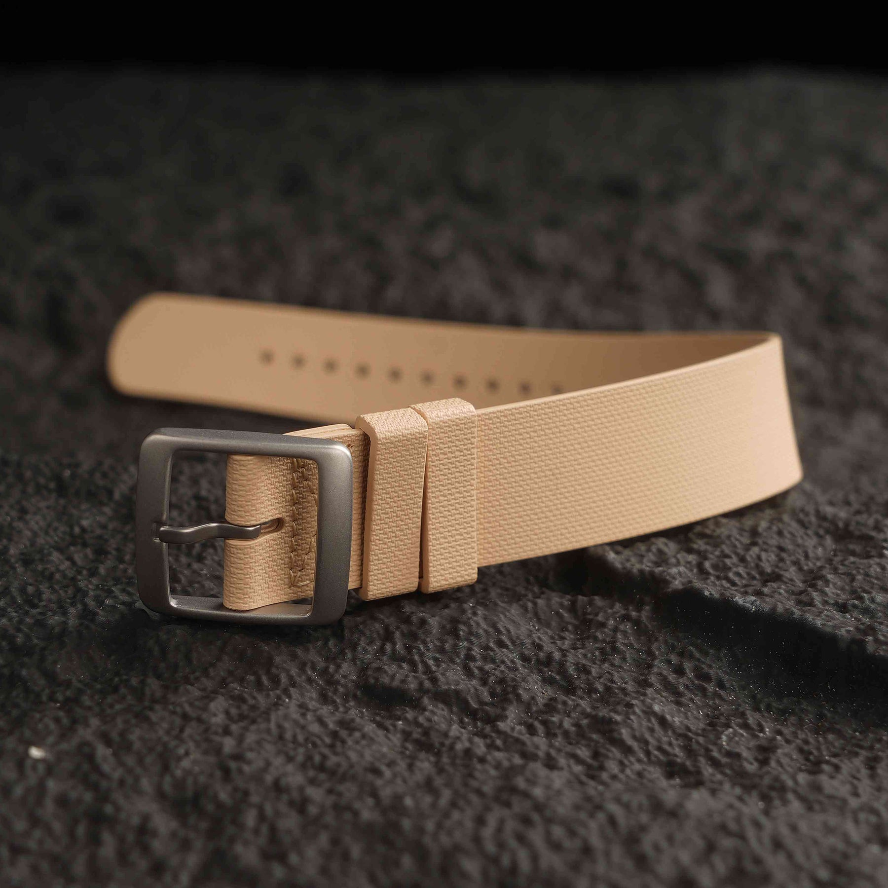 【NATO-FKM】Beige DAI-EL™ Textured Rubber Strap