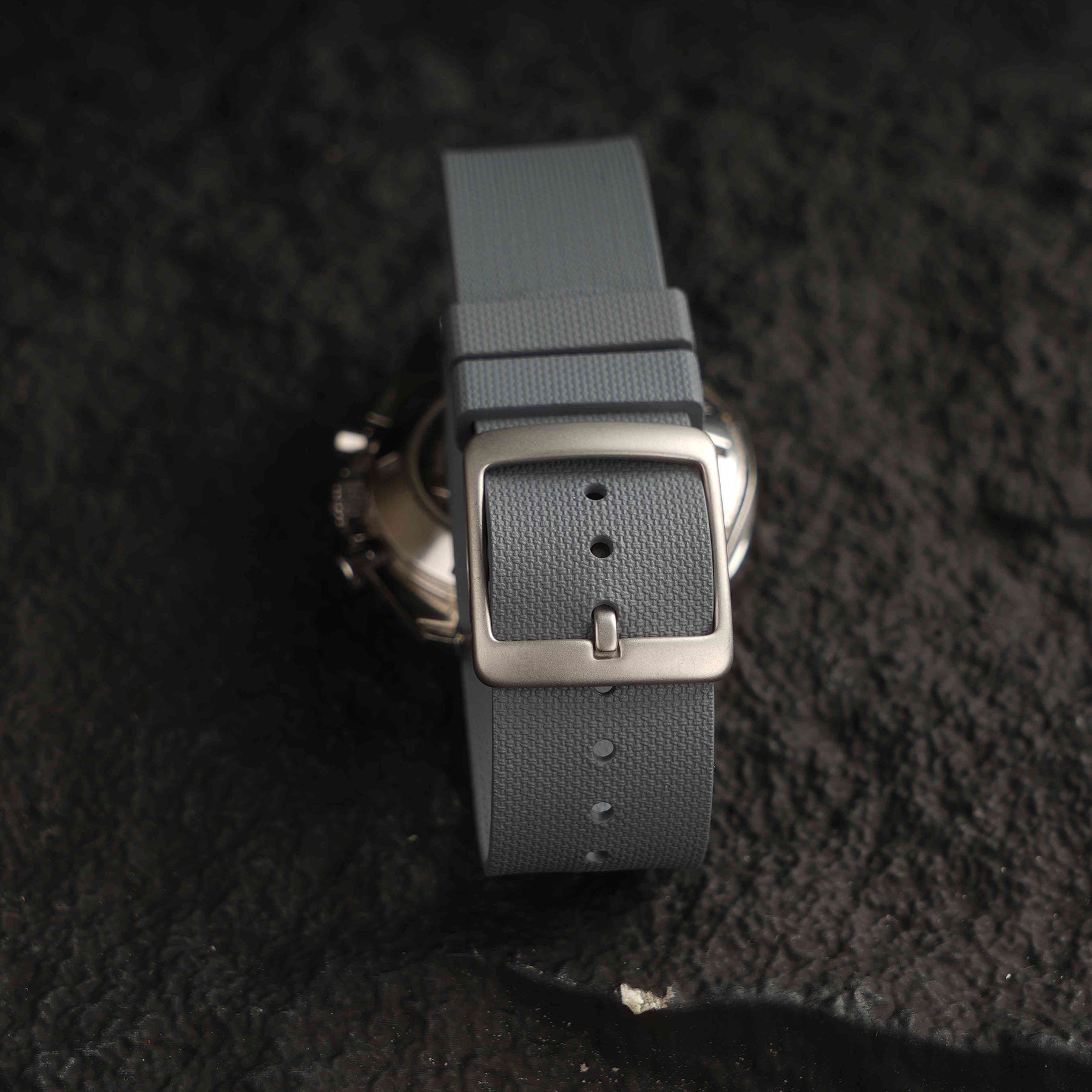 【NATO-FKM】Ceramic Grey DAI-EL™ Textured Rubber Strap