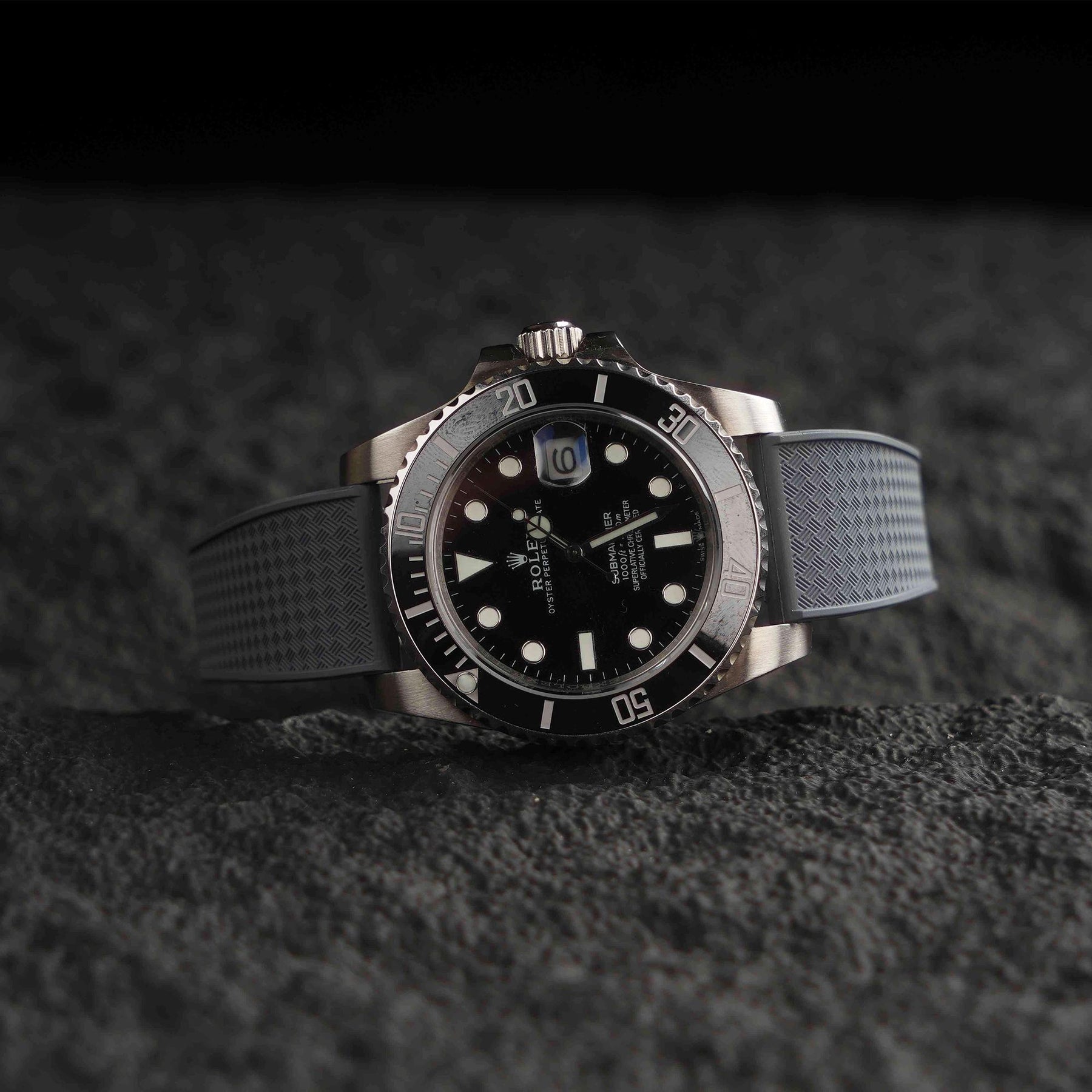 【WAFFLE-FKM】Space Grey DAI-EL™ Iconic Rubber Strap