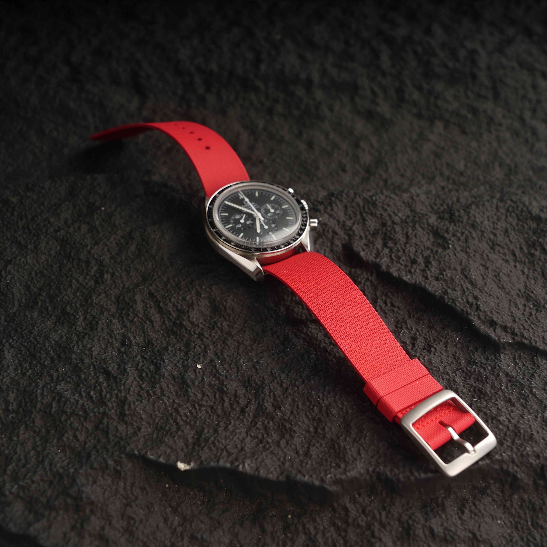 【NATO-FKM】Red DAI-EL™ Textured Rubber Strap