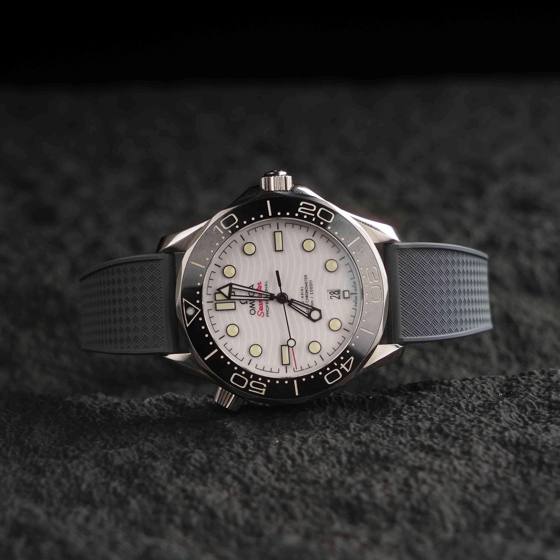 【WAFFLE-FKM】Space Grey DAI-EL™ Iconic Rubber Strap