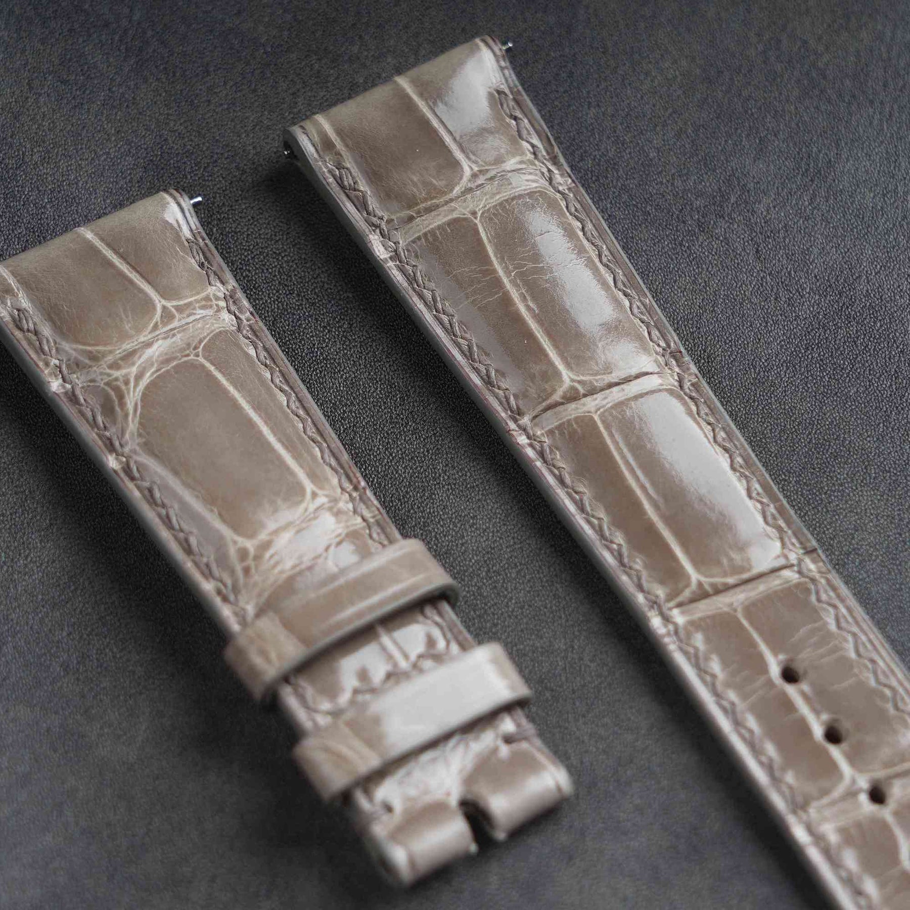 【Mississippi Alligator】Elephant Grey Glossy Belly Prestige Strap - AB057