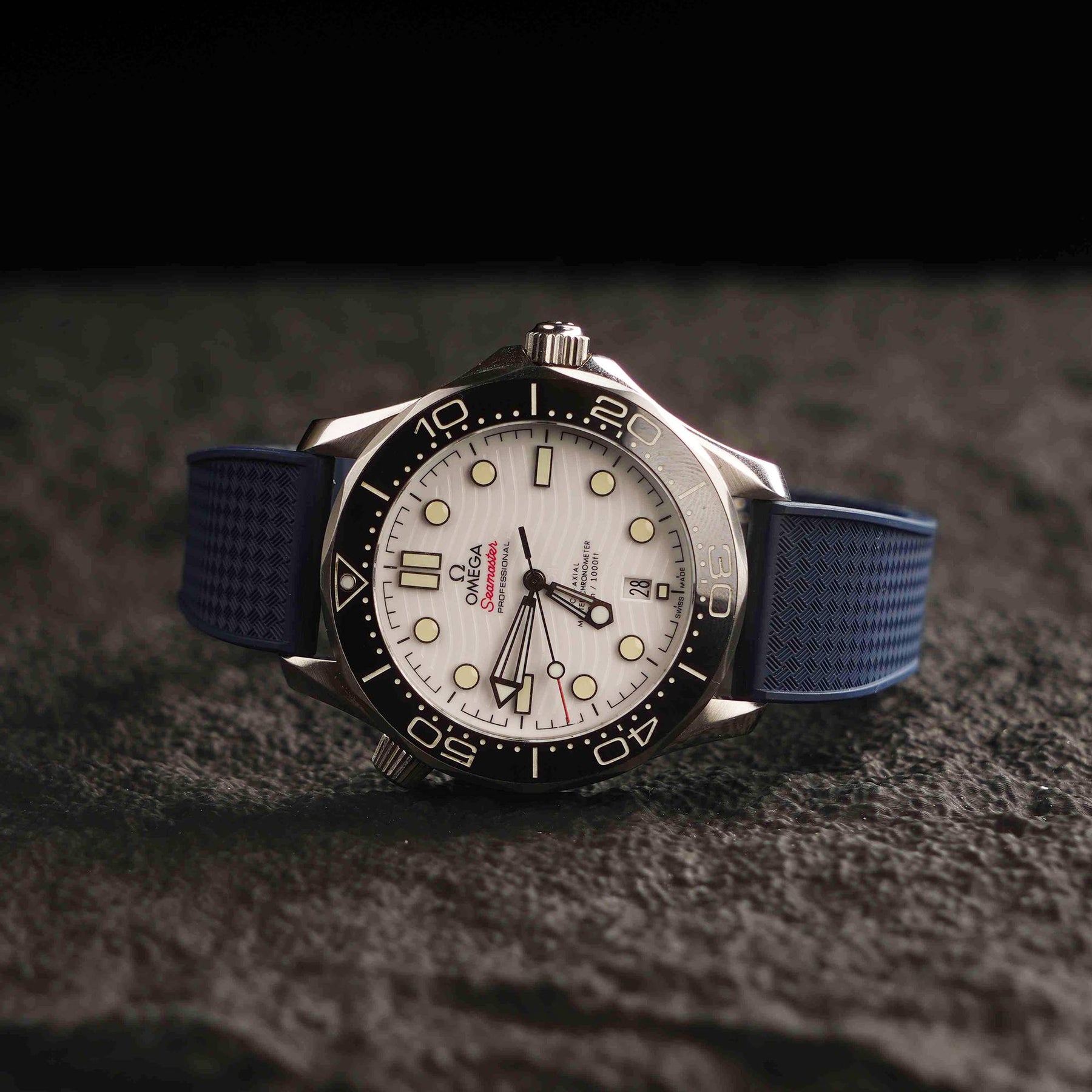 【WAFFLE-FKM】Navy DAI-EL™ Iconic Rubber Strap
