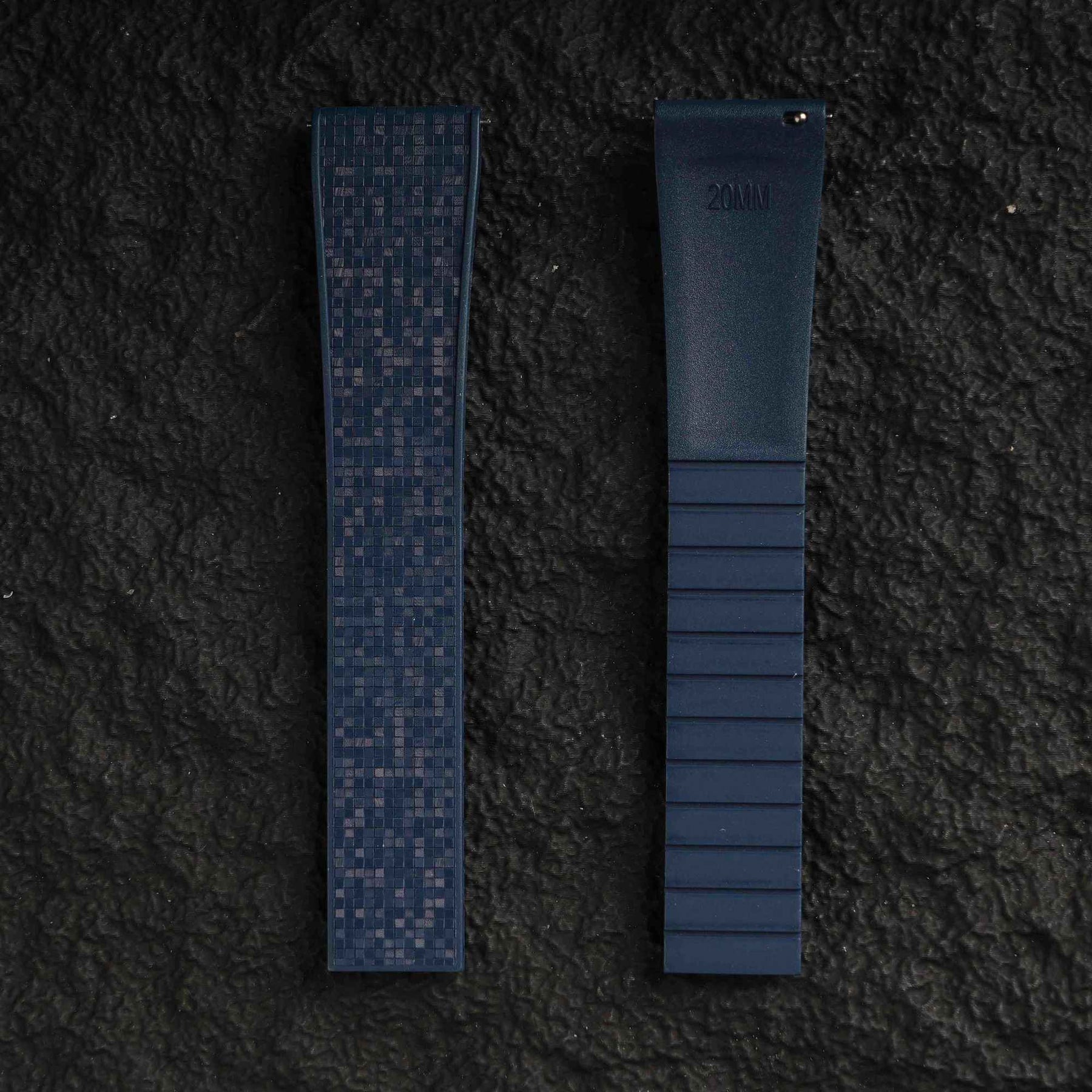 【GRID-FKM】Navy DAI-EL™ Checkered CTS Rubber Strap