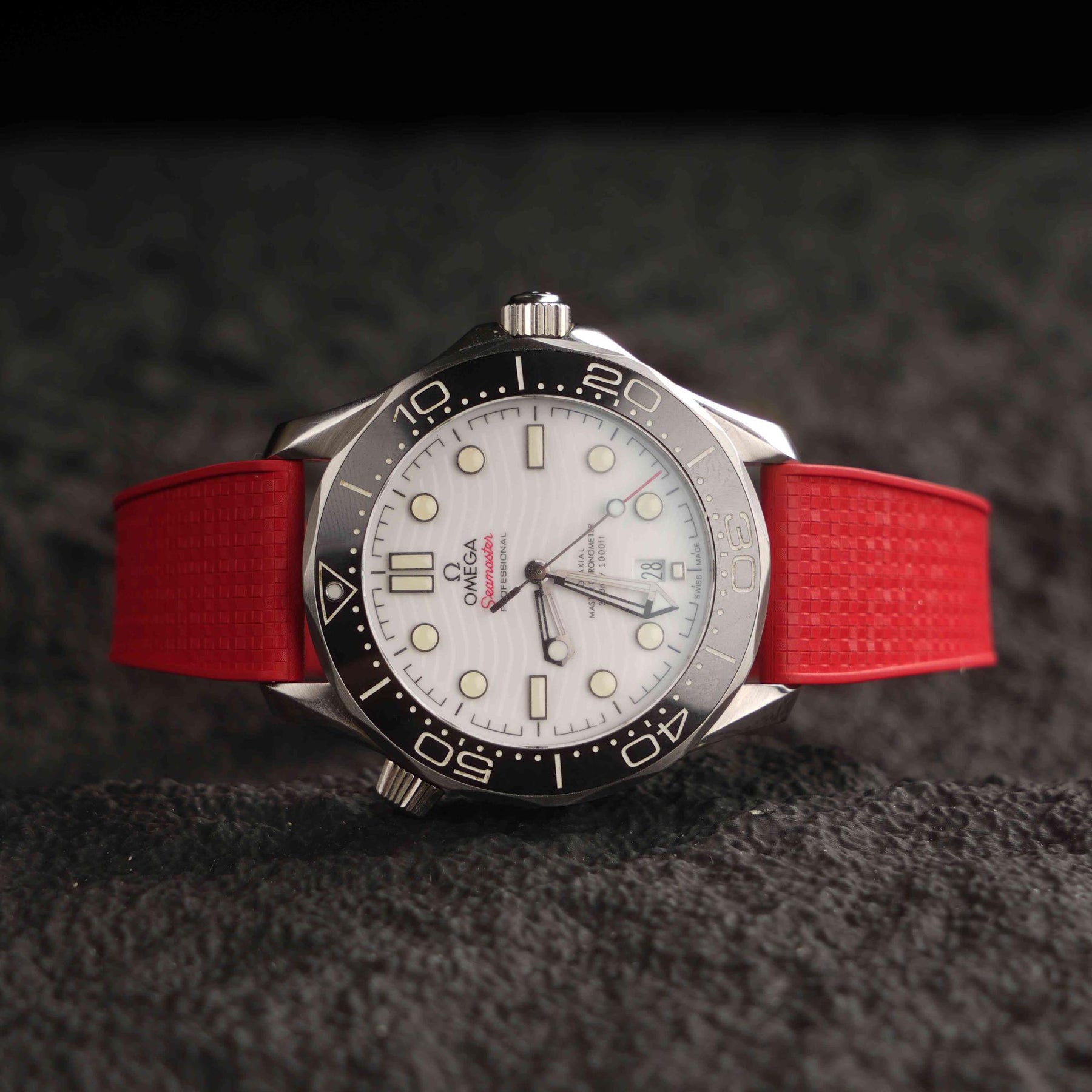 【GRID-FKM】Red DAI-EL™ Checkered CTS Rubber Strap