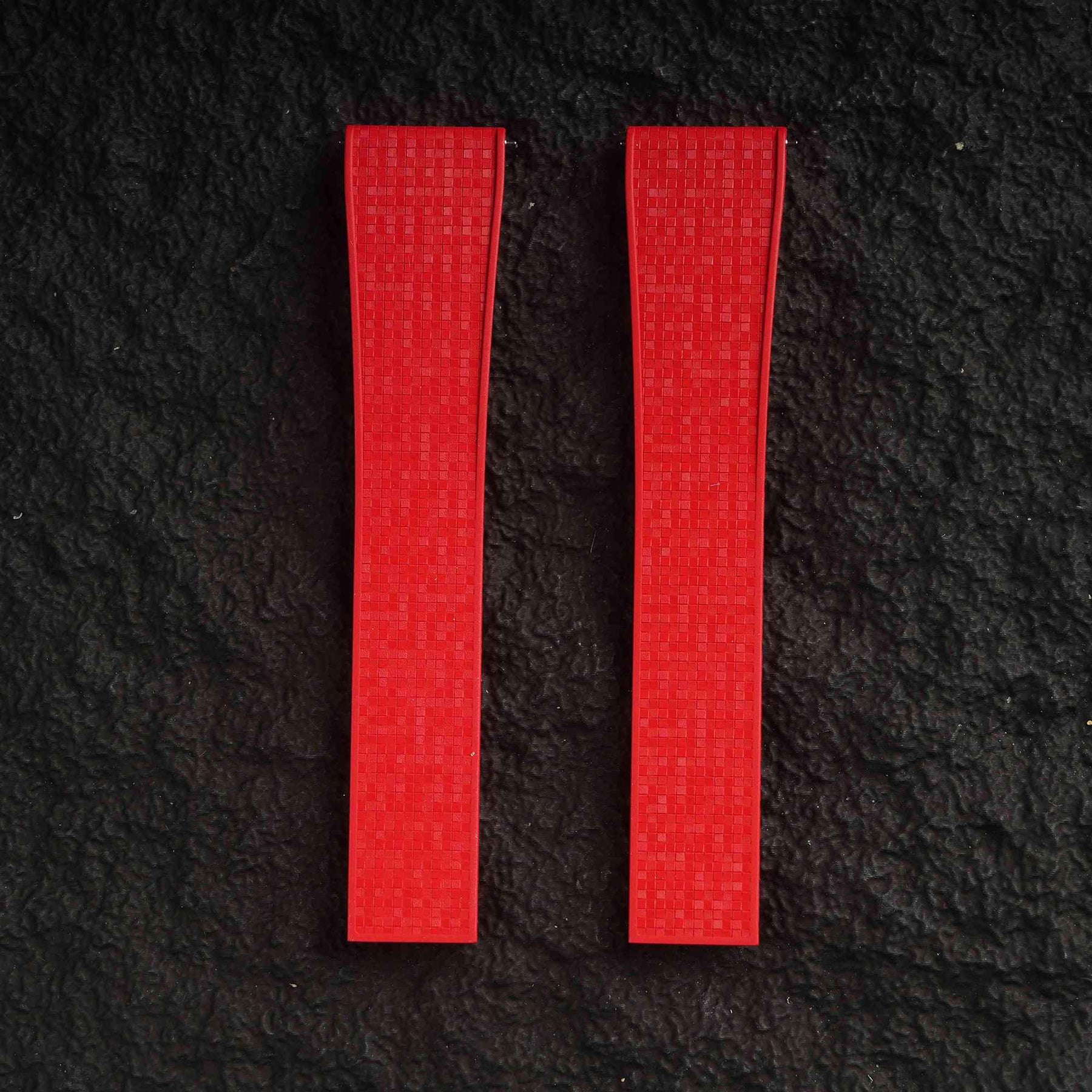 【GRID-FKM】Red DAI-EL™ Checkered CTS Rubber Strap
