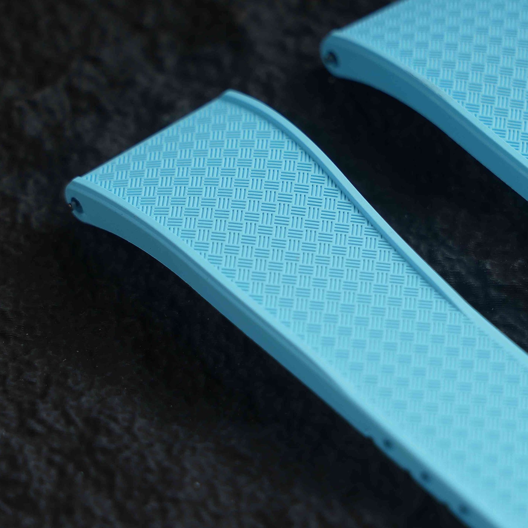 【WAFFLE-FKM】Ice Blue DAI-EL™ Iconic Rubber Strap