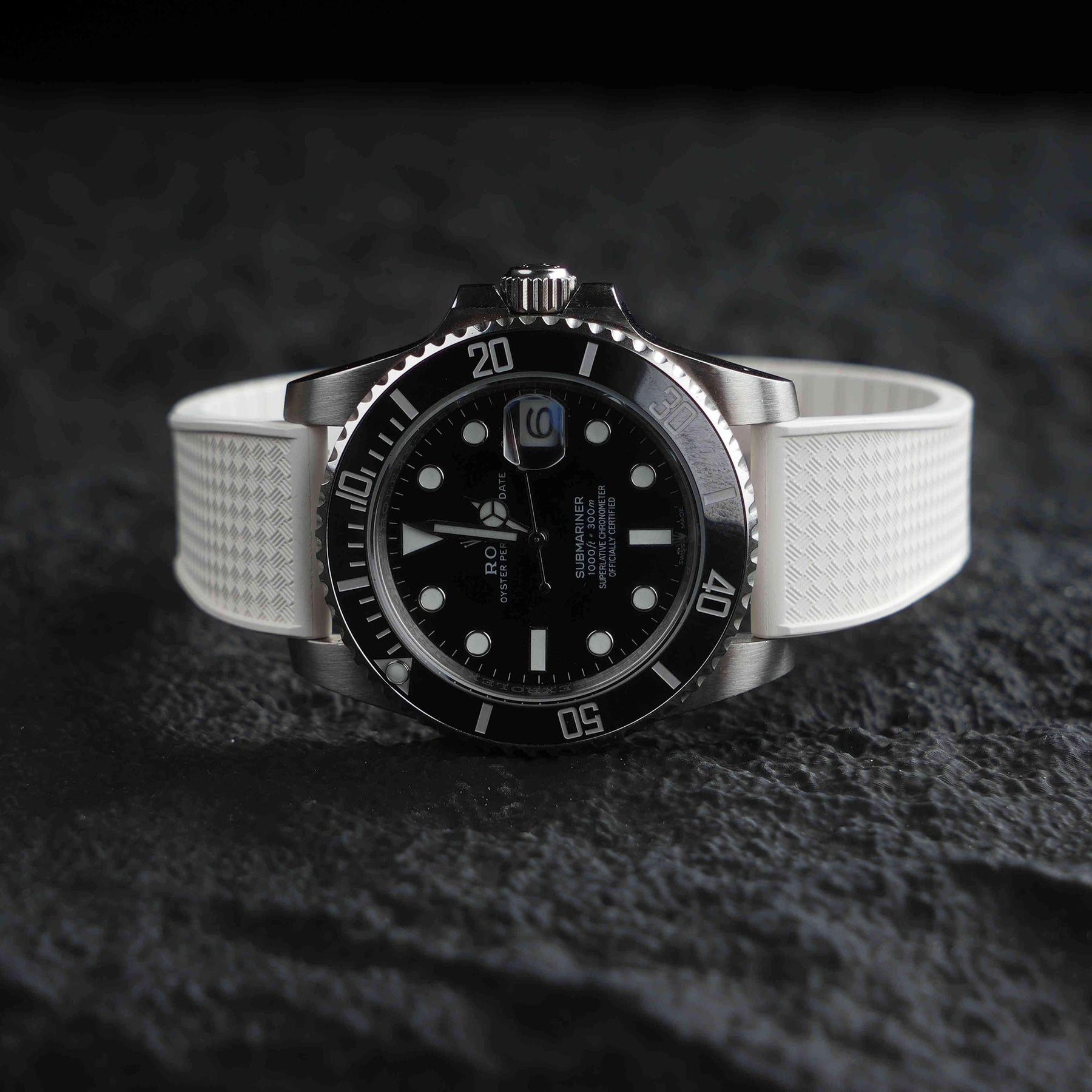 【WAFFLE-FKM】White DAI-EL™ Iconic Rubber Strap