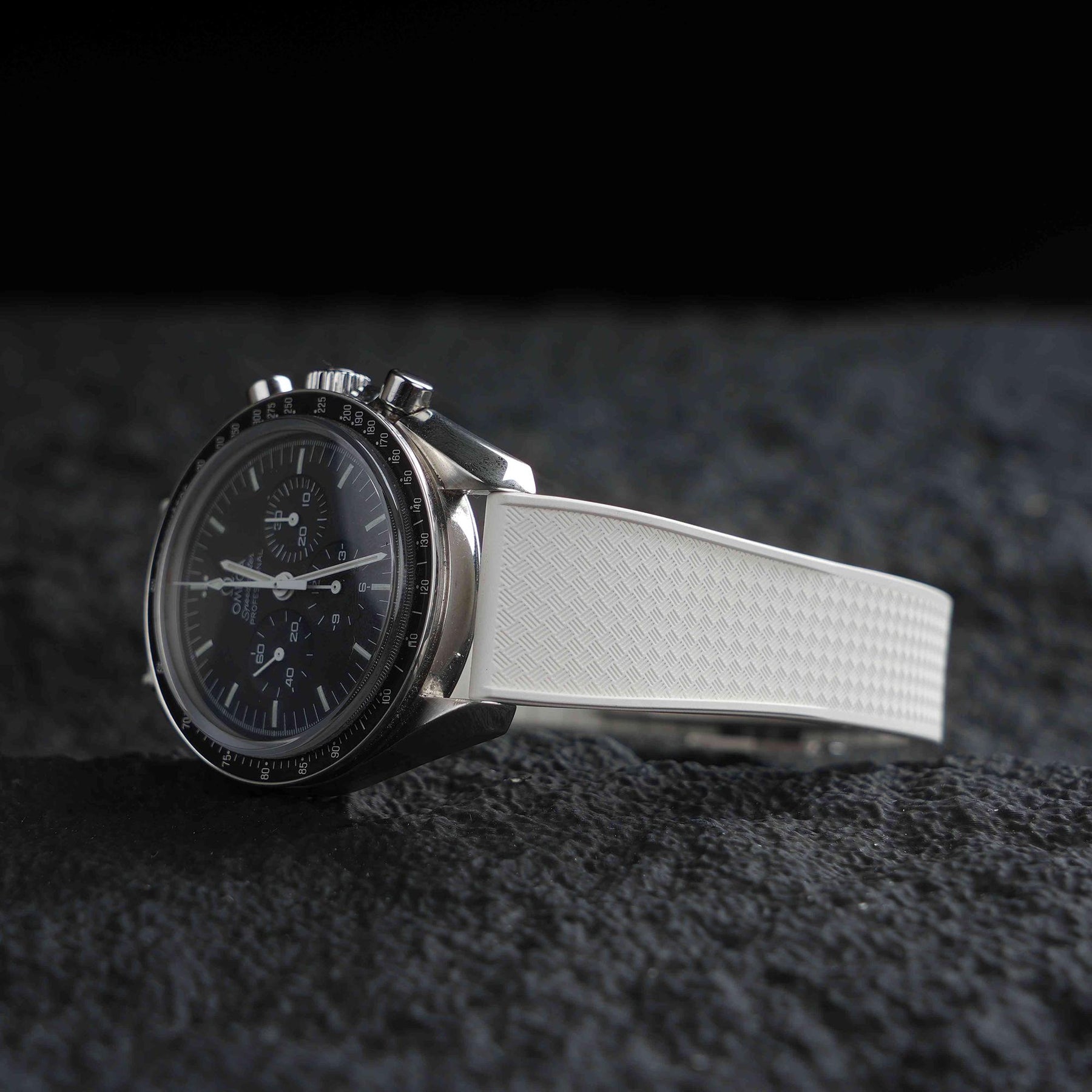 【WAFFLE-FKM】White DAI-EL™ Iconic Rubber Strap
