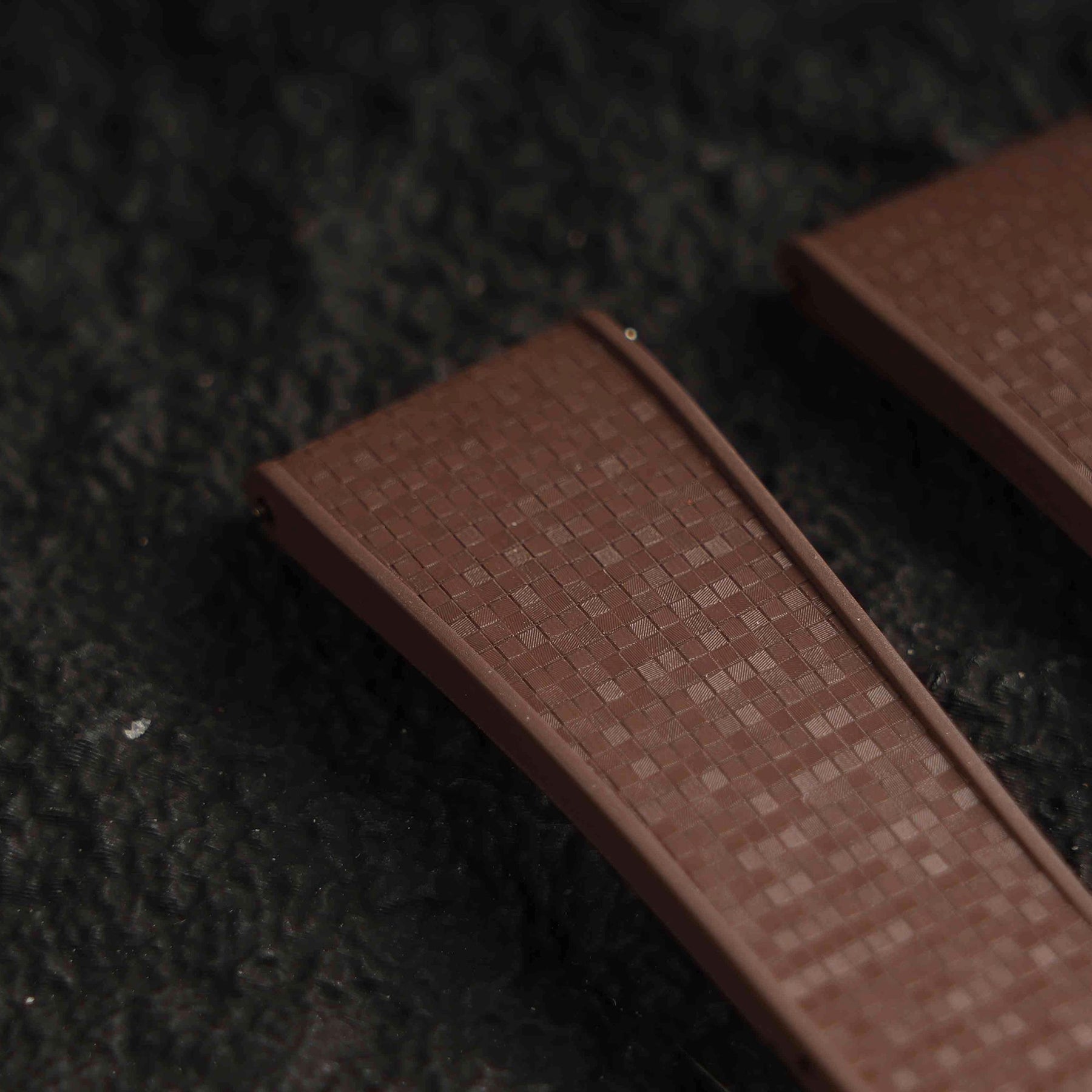 【GRID-FKM】Coffee DAI-EL™ Checkered CTS Rubber Strap