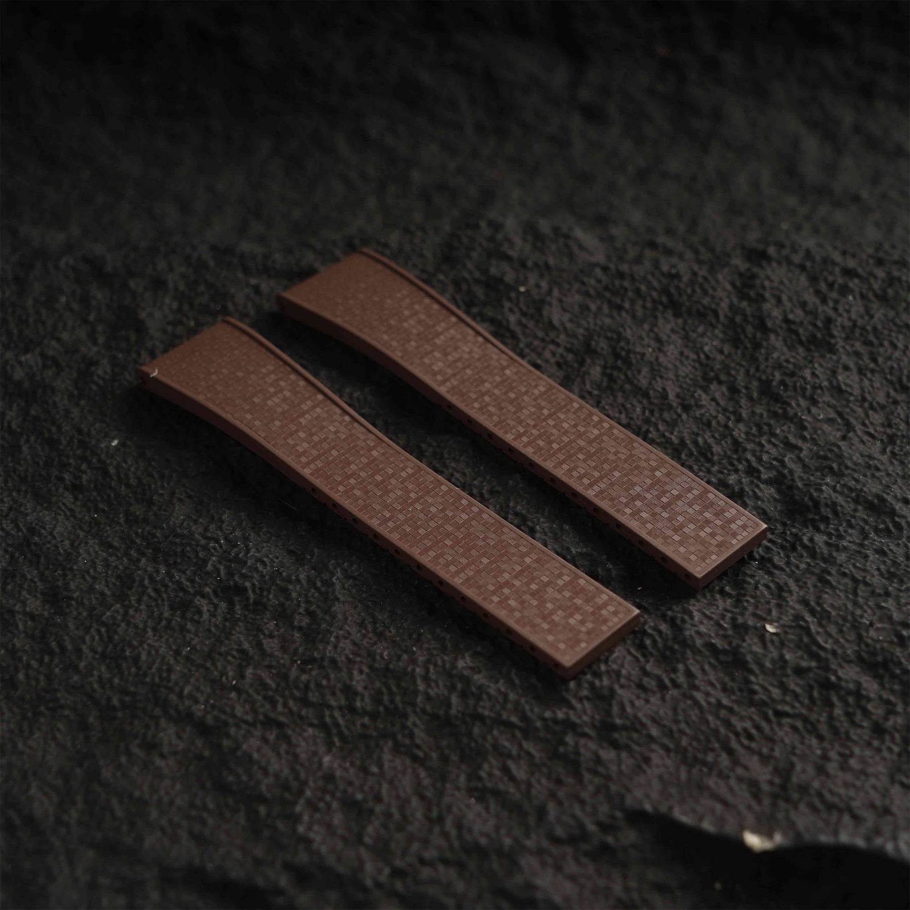 【GRID-FKM】Coffee DAI-EL™ Checkered CTS Rubber Strap