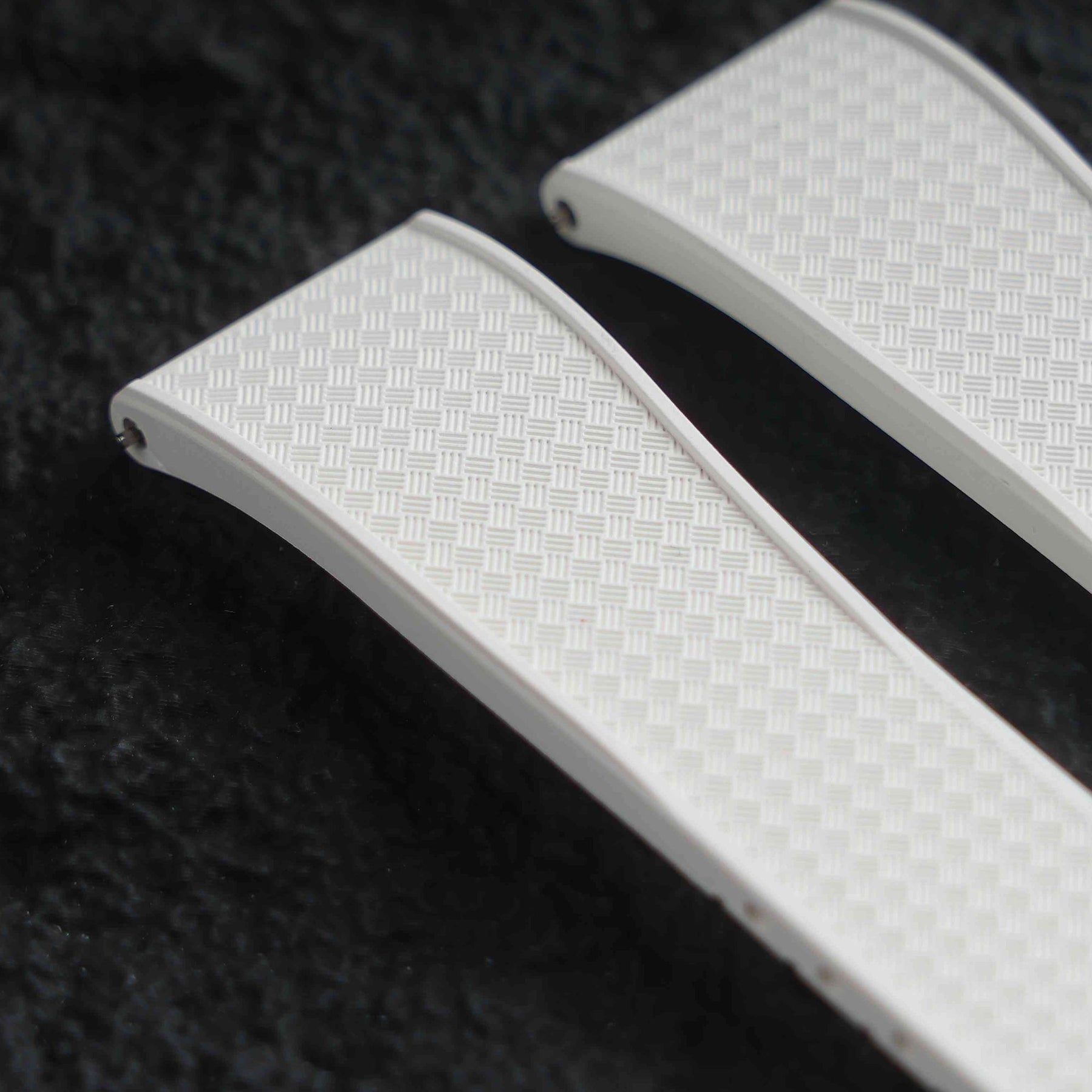 【WAFFLE-FKM】White DAI-EL™ Iconic Rubber Strap
