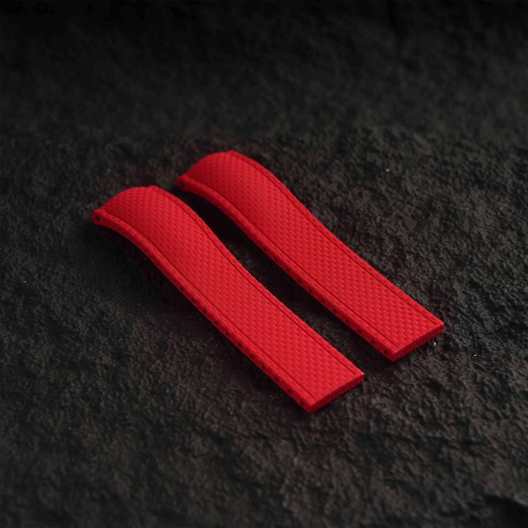 【SAILCLOTH-FKM】Red DAI-EL™ Curved-end CTS Rubber Strap