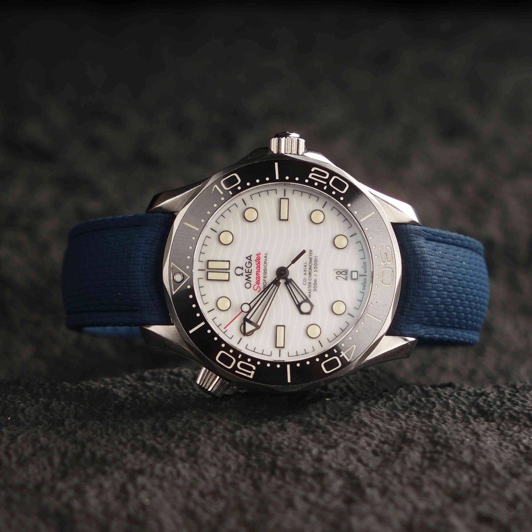 【SAILCLOTH-FKM】Navy DAI-EL™ Curved-end CTS Rubber Strap