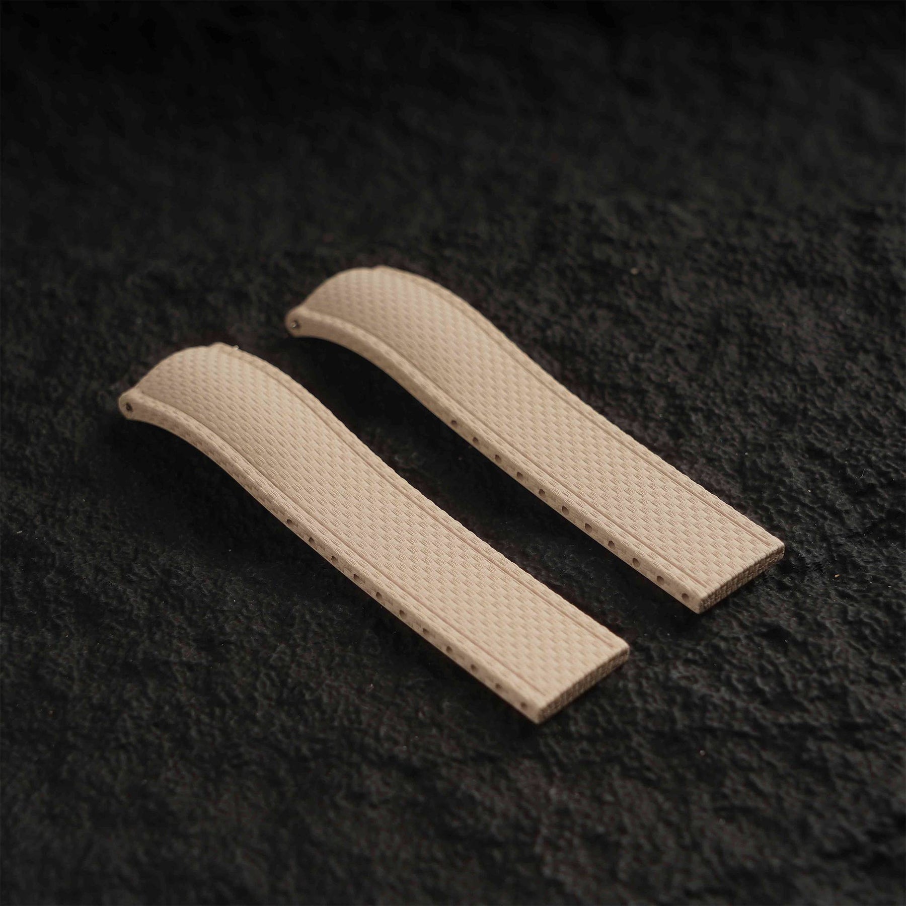 【SAILCLOTH-FKM】Beige DAI-EL™ Curved-end CTS Rubber Strap