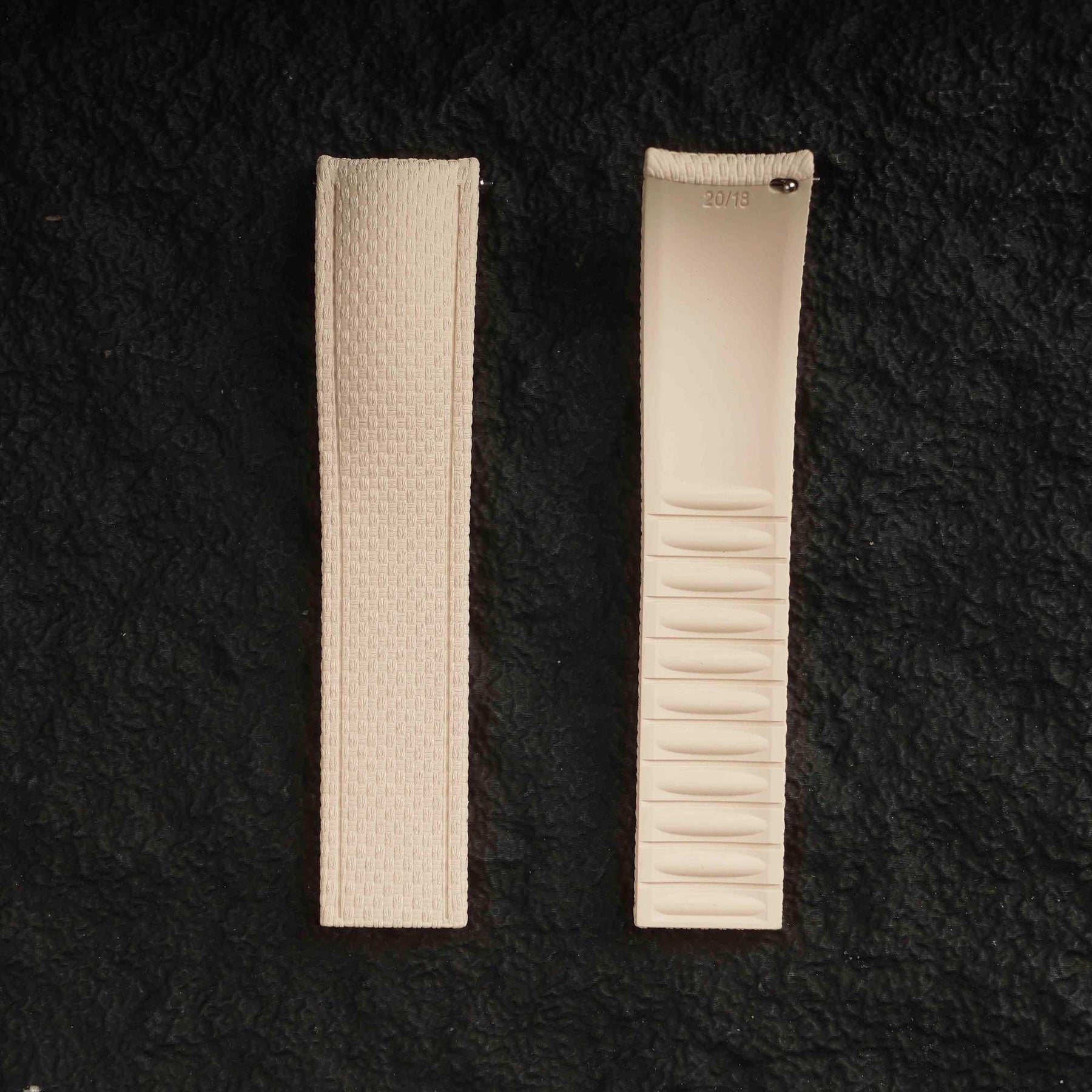 【SAILCLOTH-FKM】Beige DAI-EL™ Curved-end CTS Rubber Strap