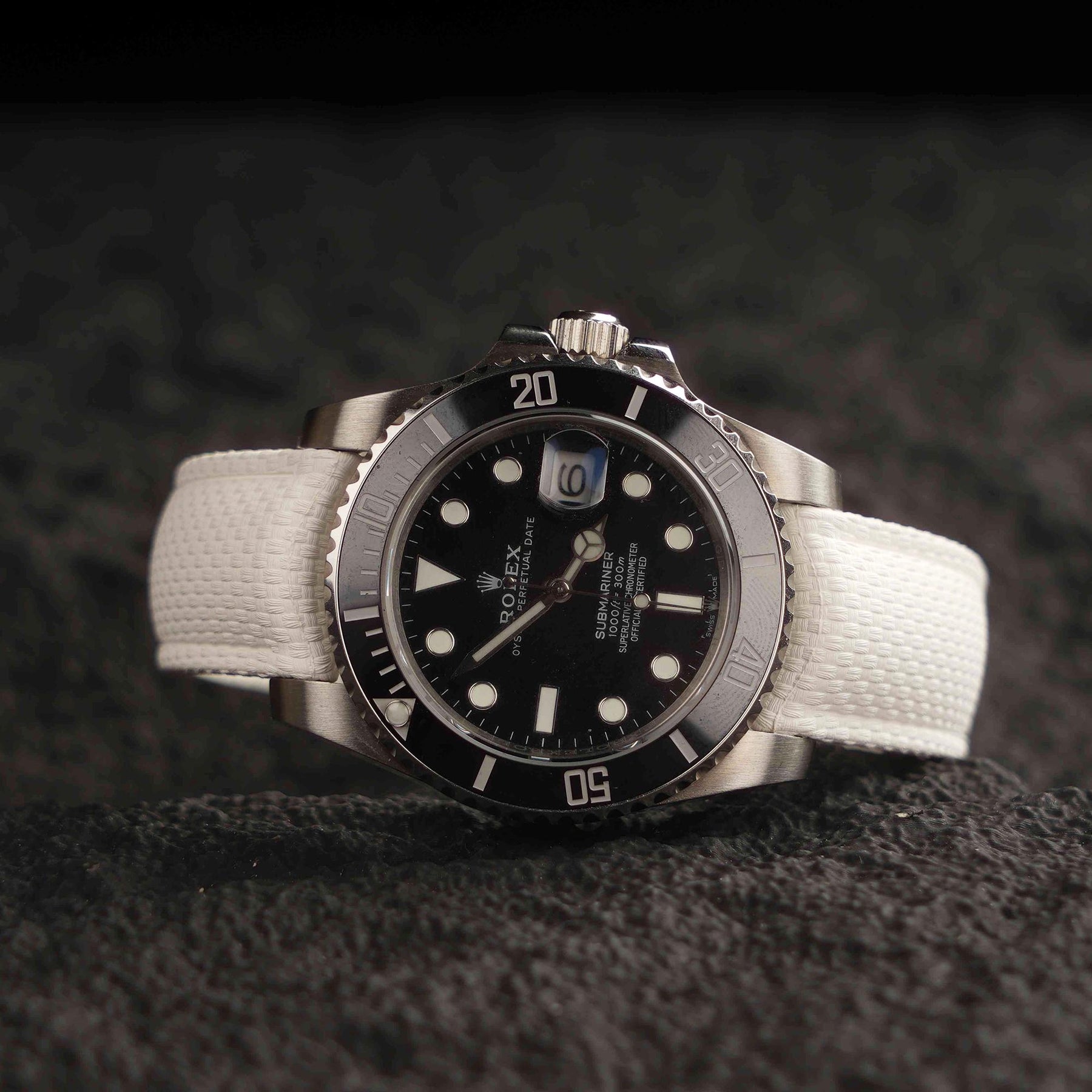 【SAILCLOTH-FKM】White DAI-EL™ Curved-end CTS Rubber Strap
