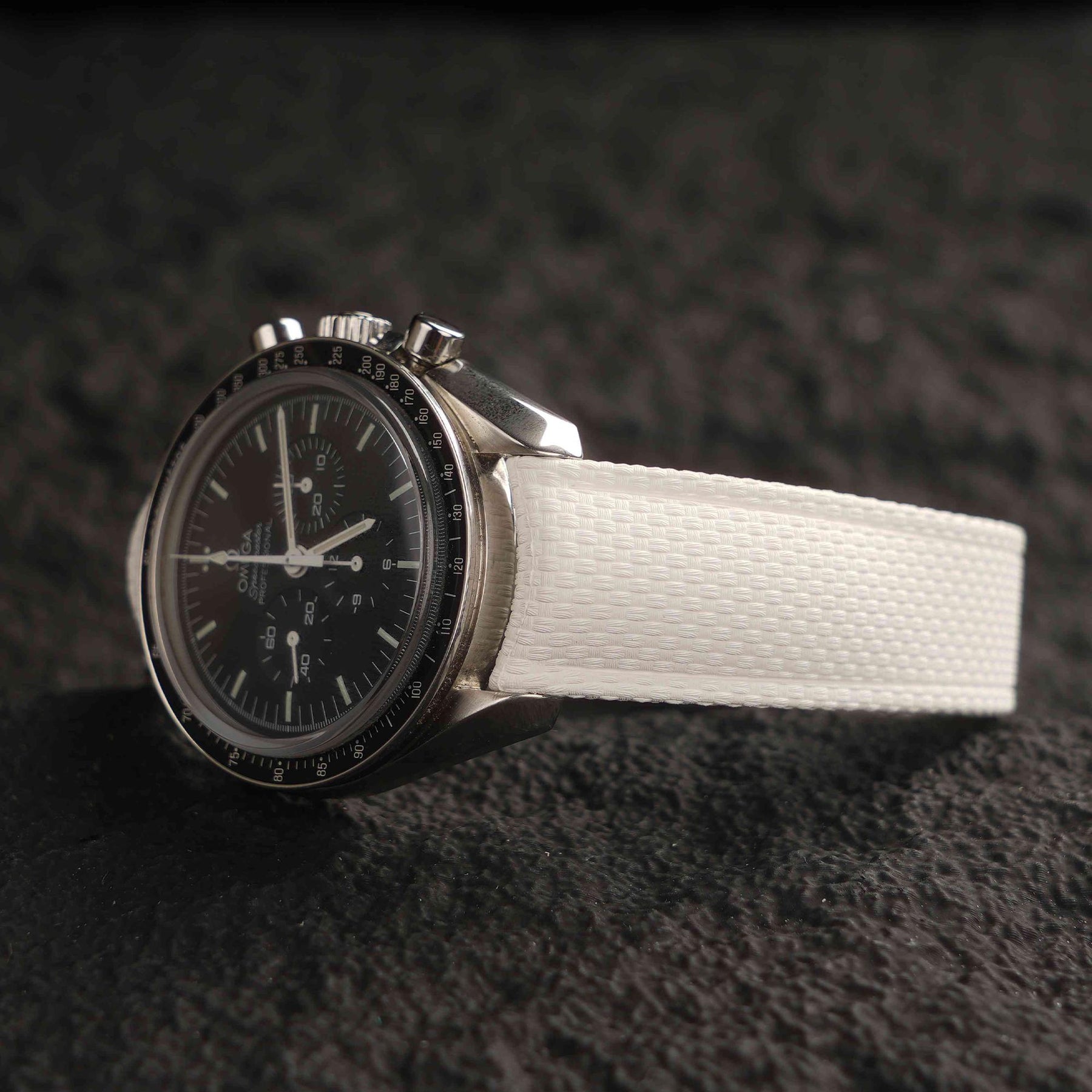 【SAILCLOTH-FKM】White DAI-EL™ Curved-end CTS Rubber Strap