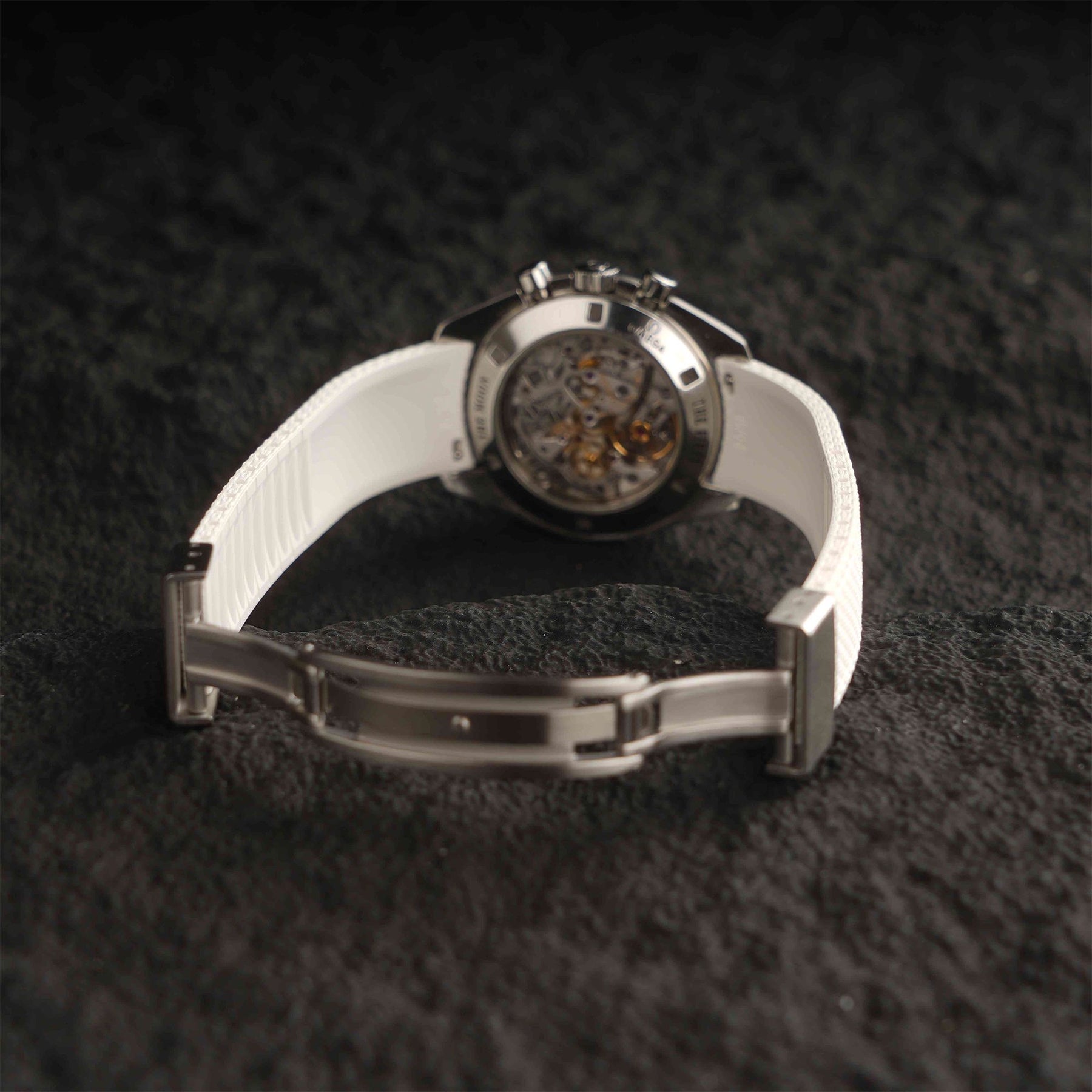 【SAILCLOTH-FKM】White DAI-EL™ Curved-end CTS Rubber Strap
