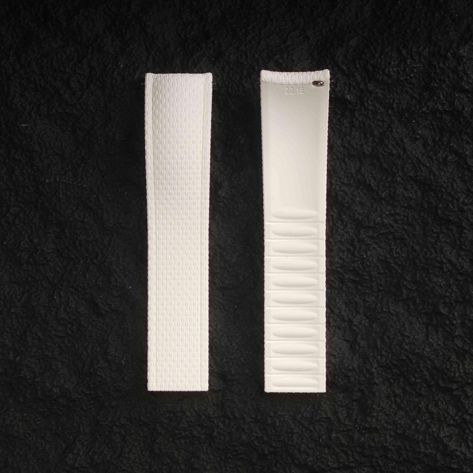 【SAILCLOTH-FKM】White DAI-EL™ Curved-end CTS Rubber Strap