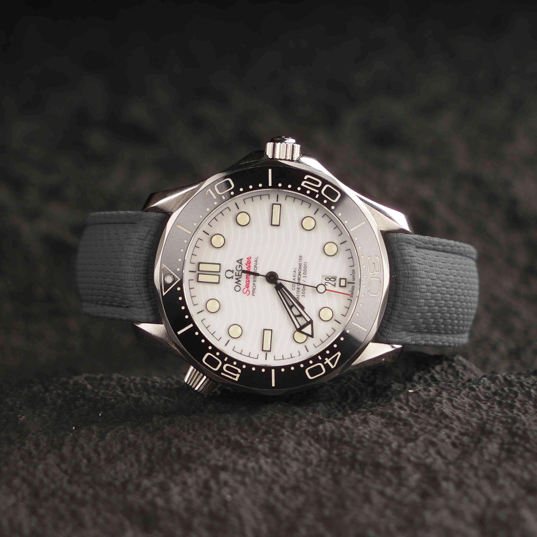 【SAILCLOTH-FKM】Ceramic Grey DAI-EL™ Curved-end CTS Rubber Strap