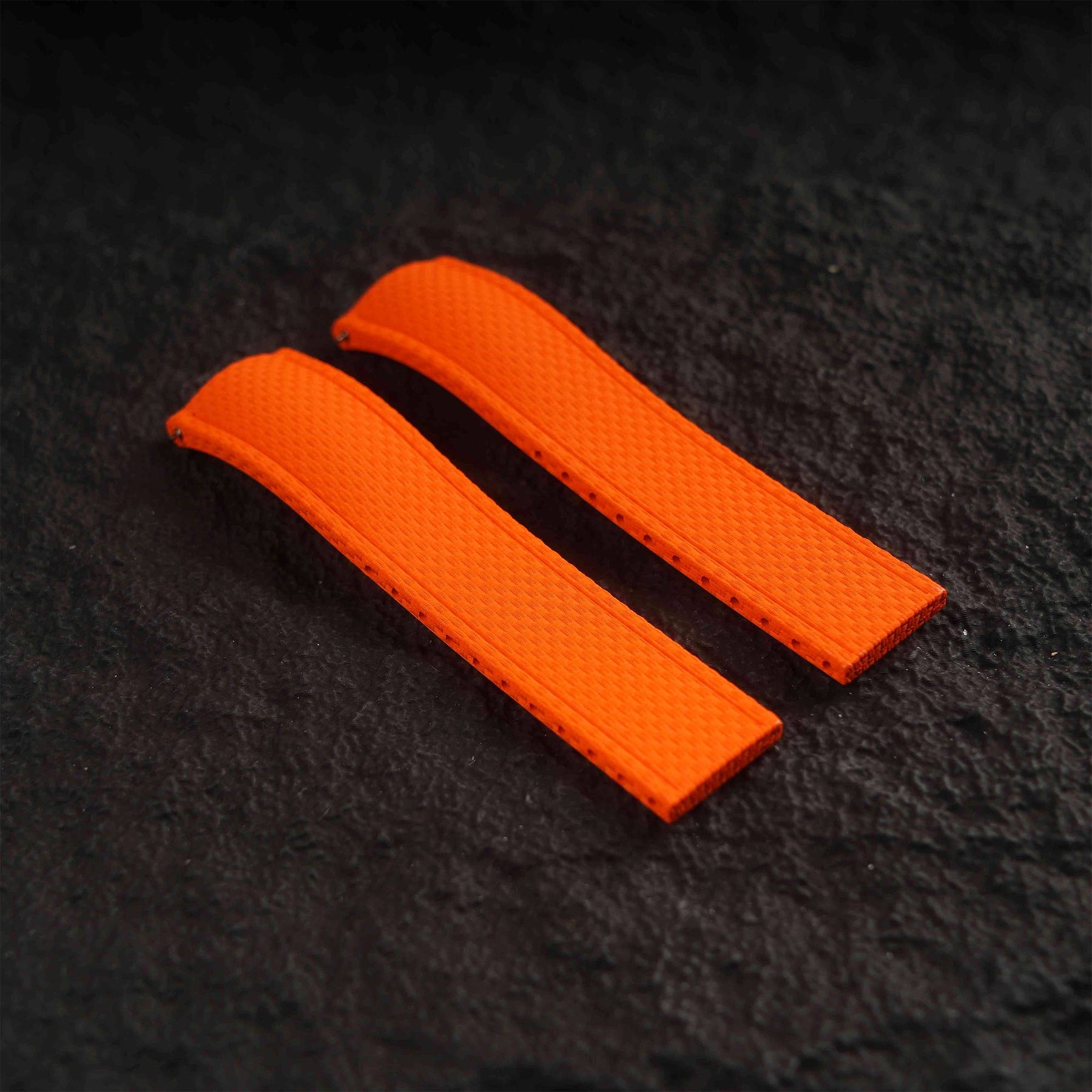 【SAILCLOTH-FKM】Orange DAI-EL™ Curved-end CTS Rubber Strap