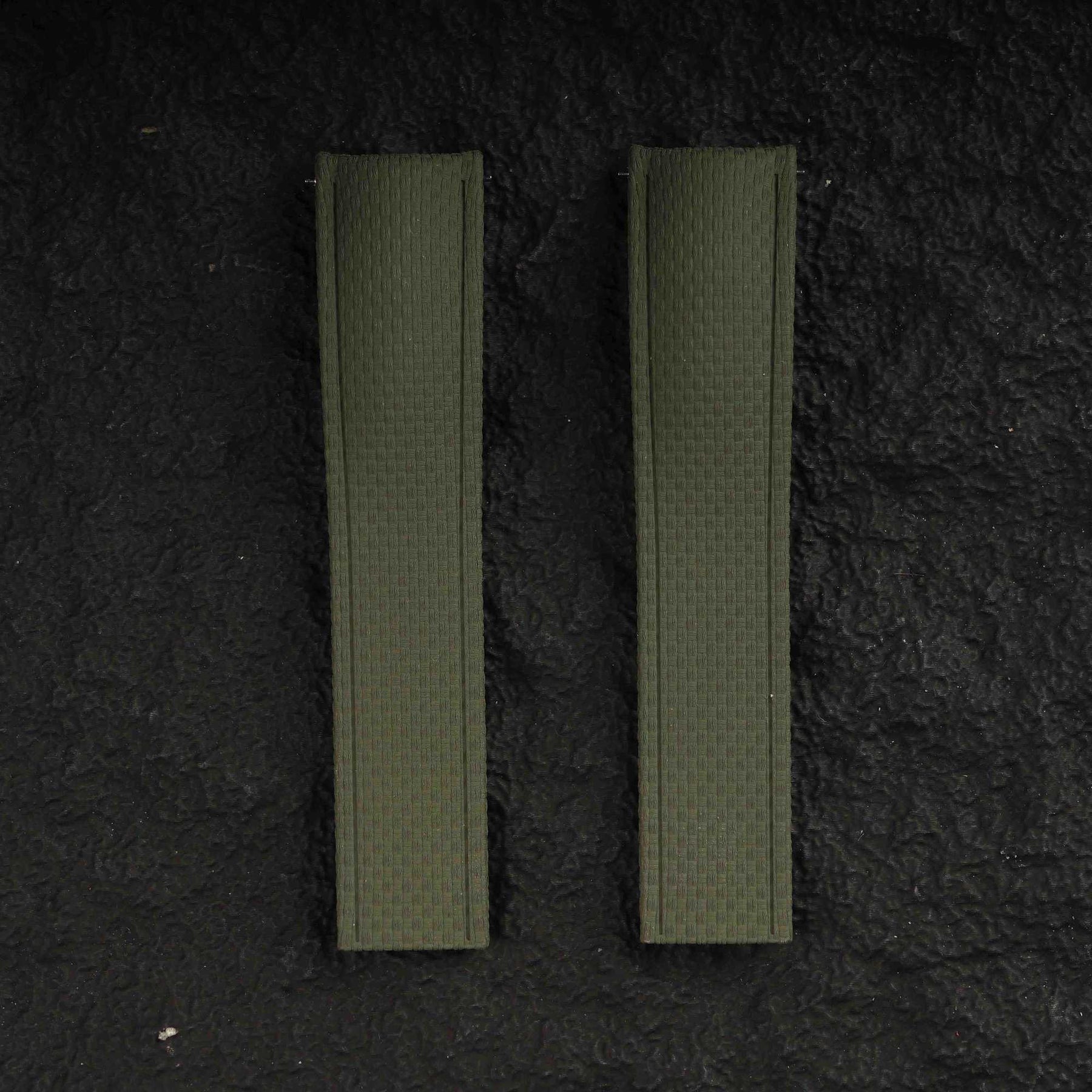 【SAILCLOTH-FKM】Amry Green DAI-EL™ Curved-end CTS Rubber Strap