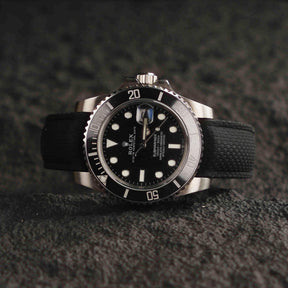 【SAILCLOTH-FKM】Space Black DAI-EL™ Curved-end CTS Rubber Strap