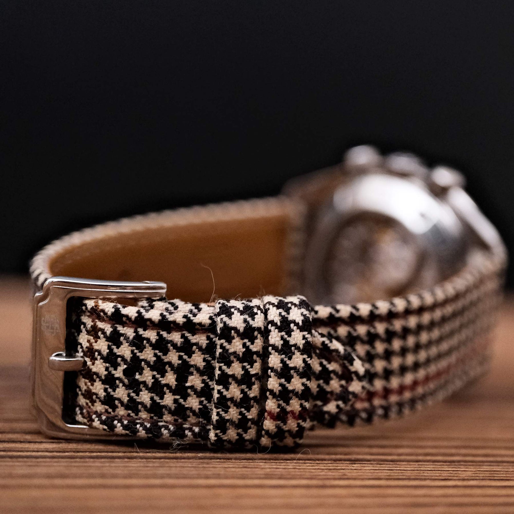 Light Brown & Red Royal VV150 Houndstooth Strap