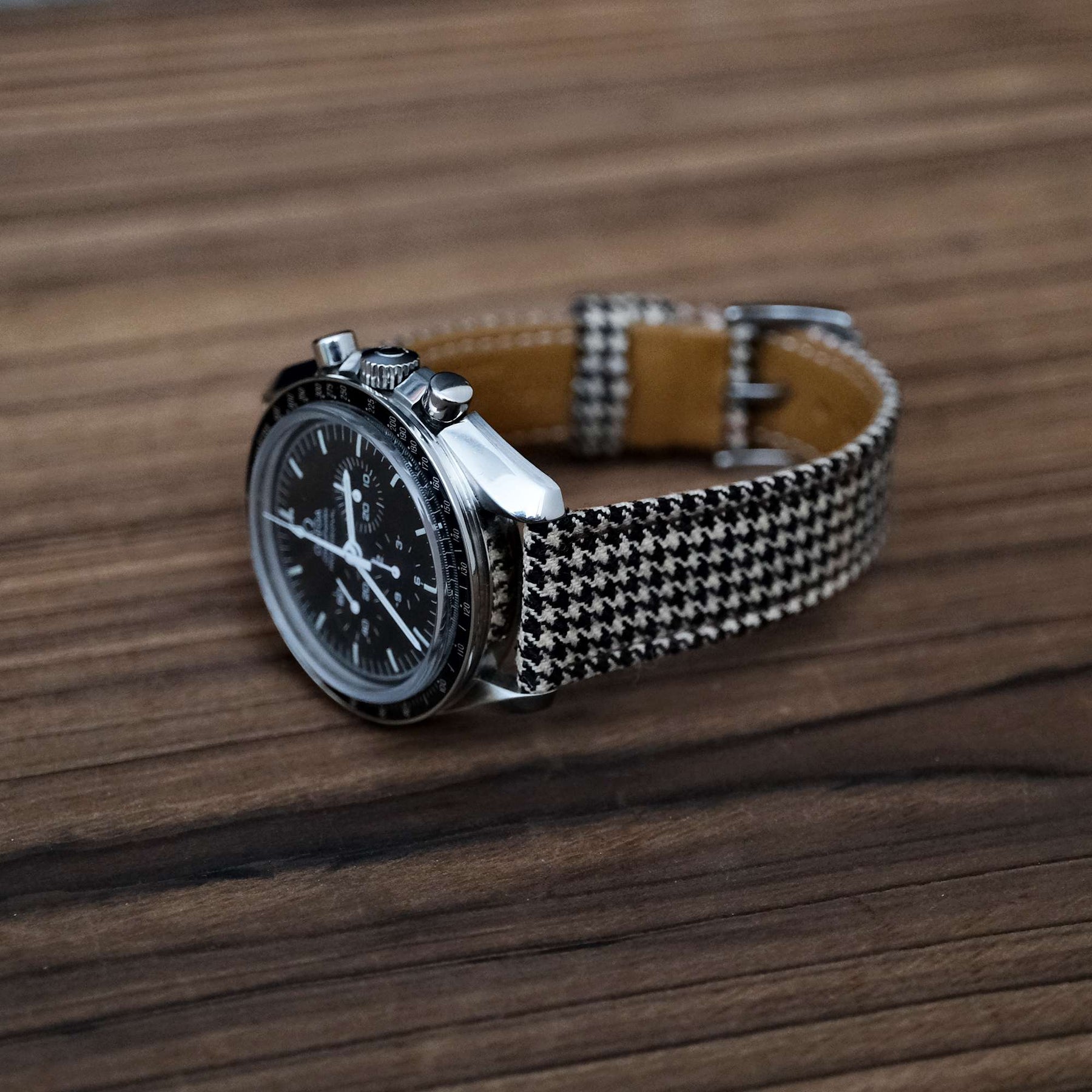 (Bespoke) Light Brown & Red Royal VV150 Houndstooth Strap