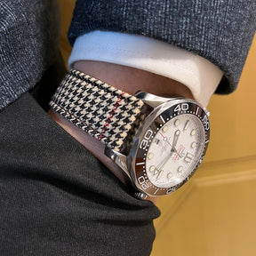 Light Brown and Red Houndstooth Watch Strap