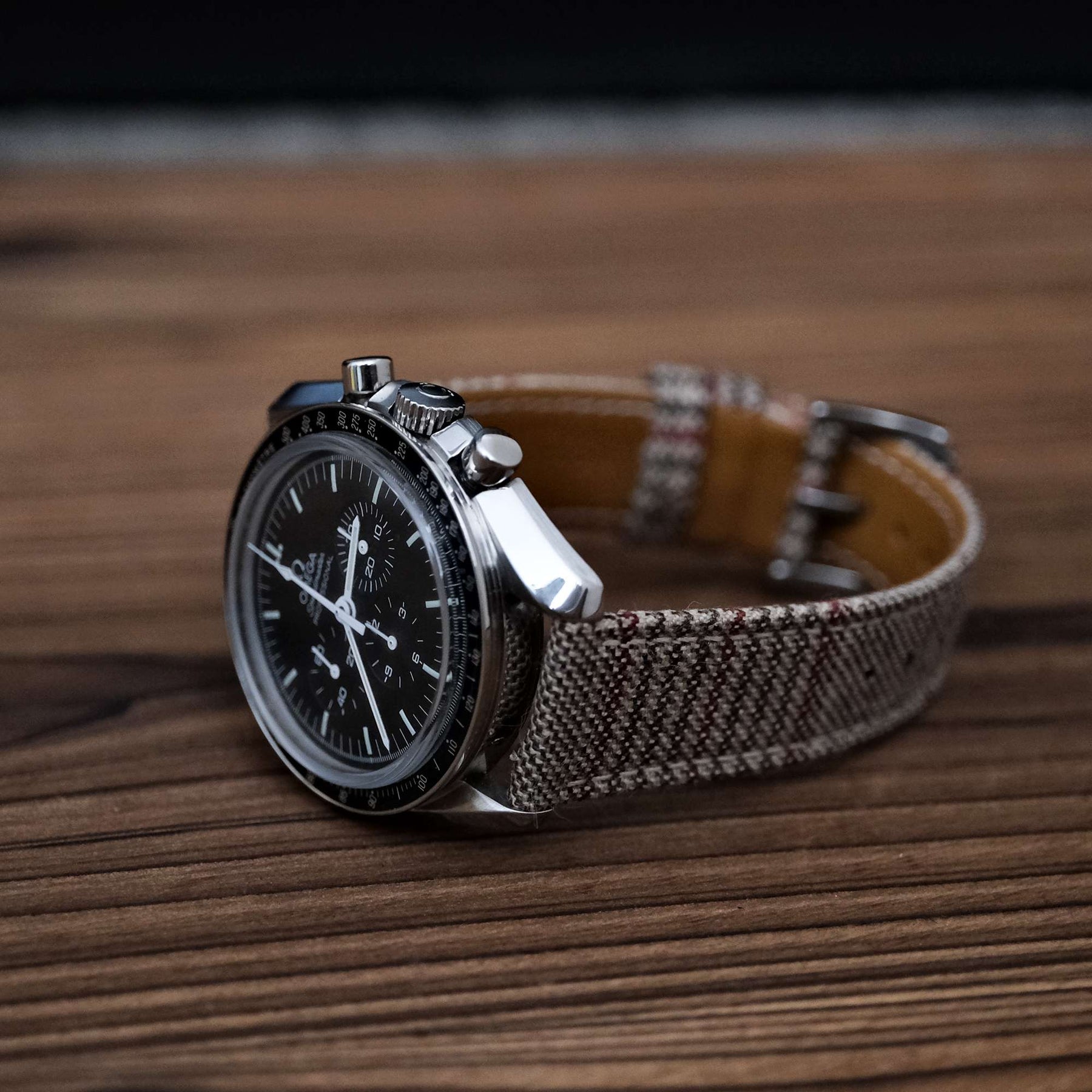 Beige & Red British Royal I Strap