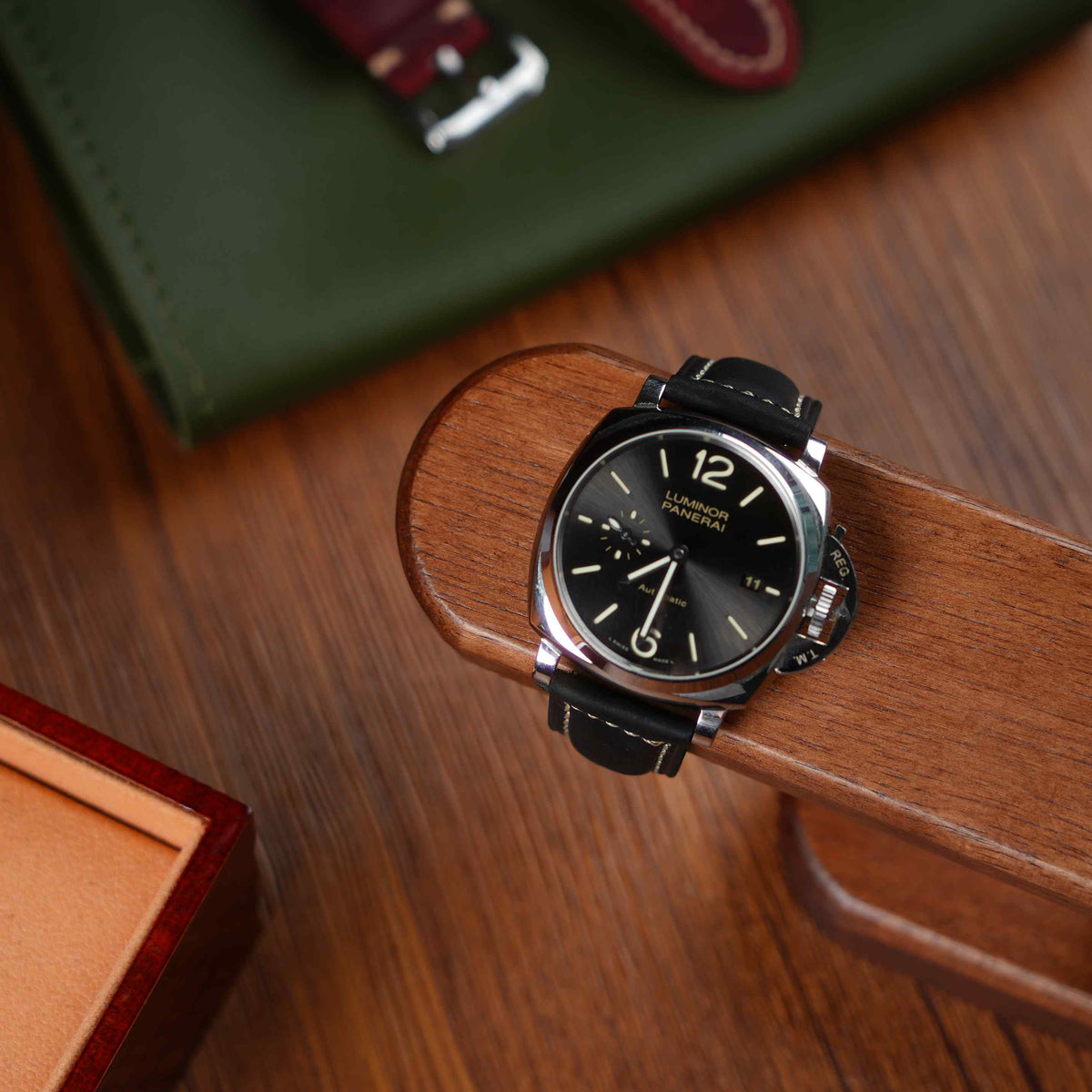 【Crazy Horse】Patina Black Waxed Strap