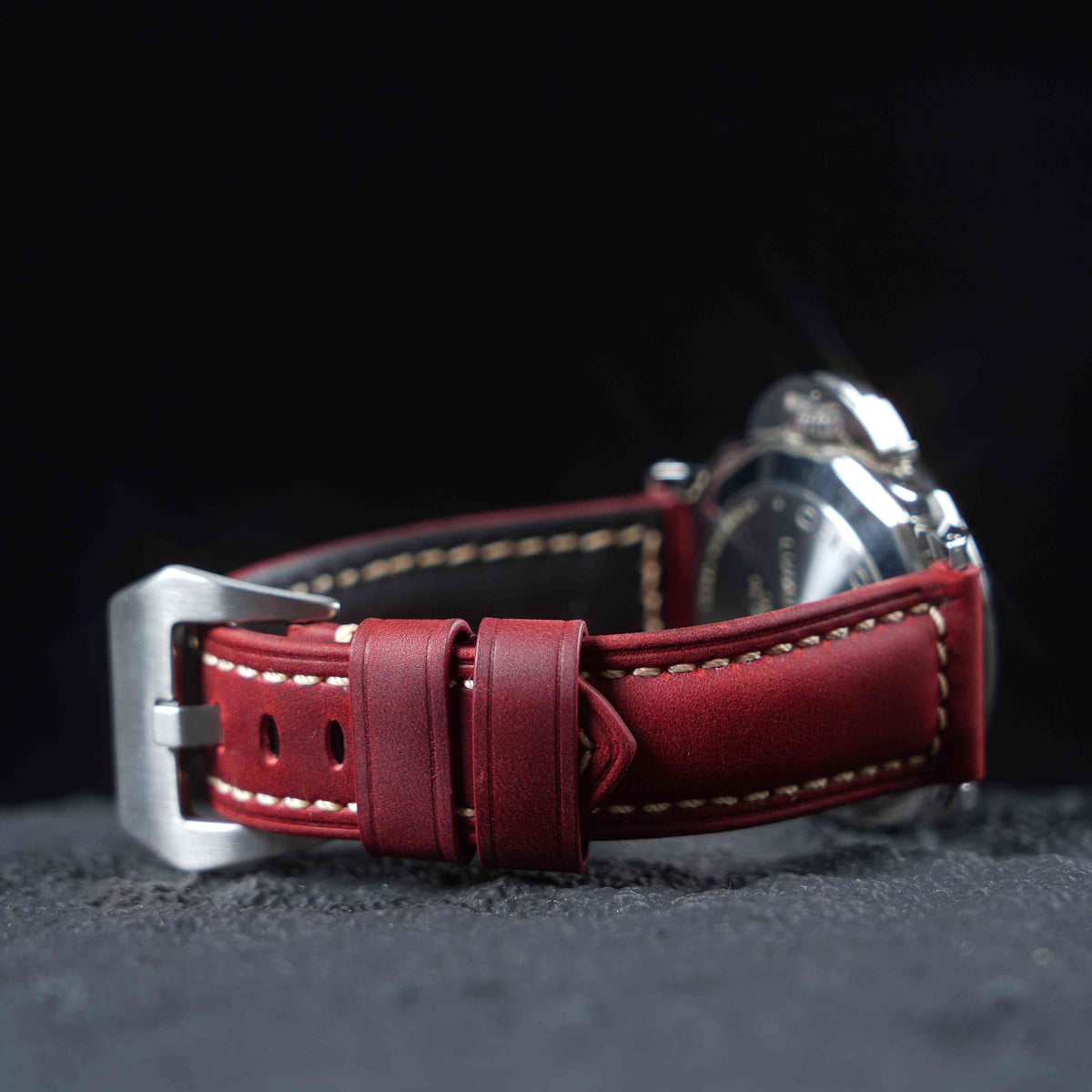【Crazy Horse】Patina Burgundy Waxed Strap