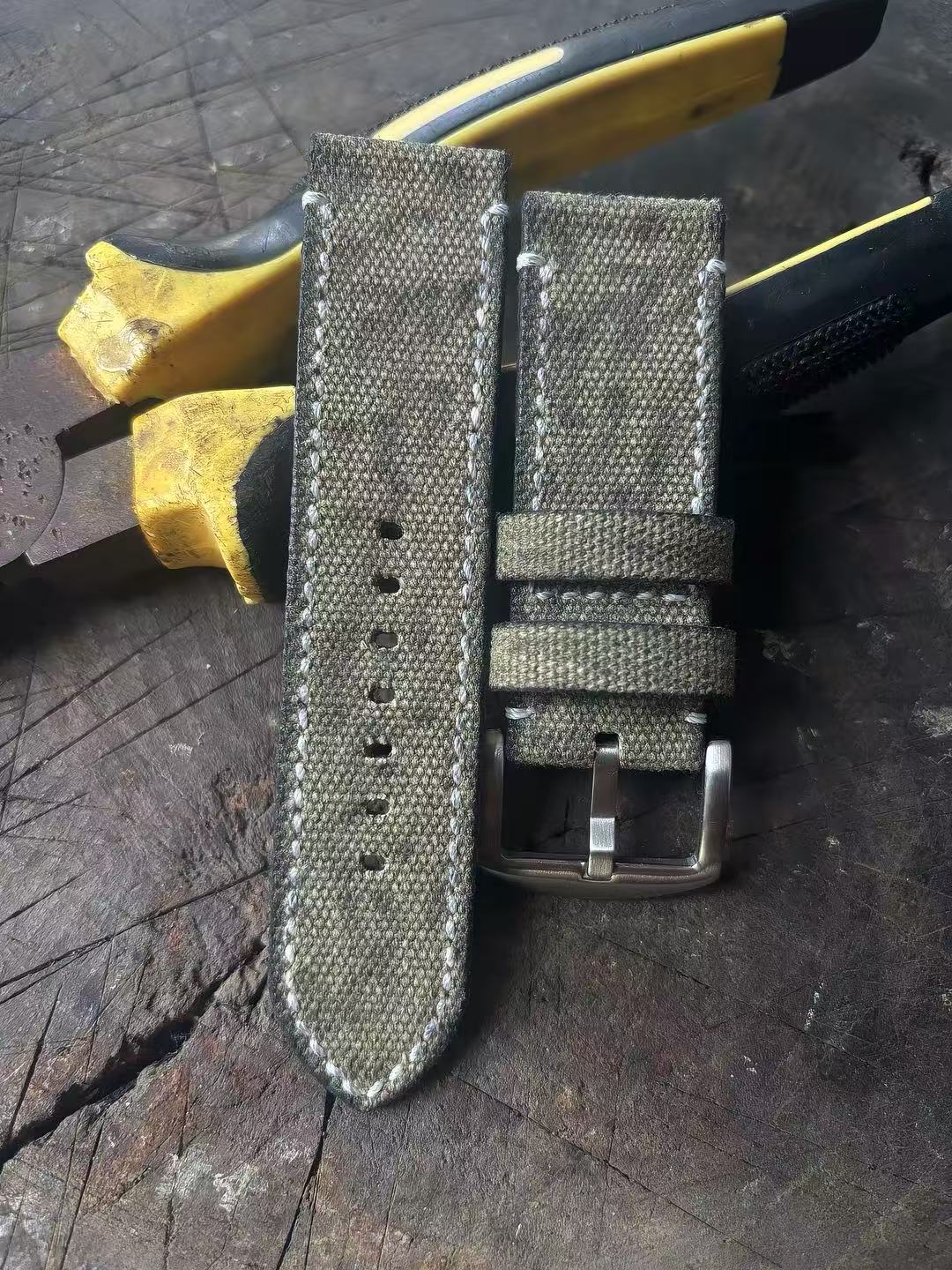 (Bespoke) Army Olive Lightly Distressed Canvas Strap